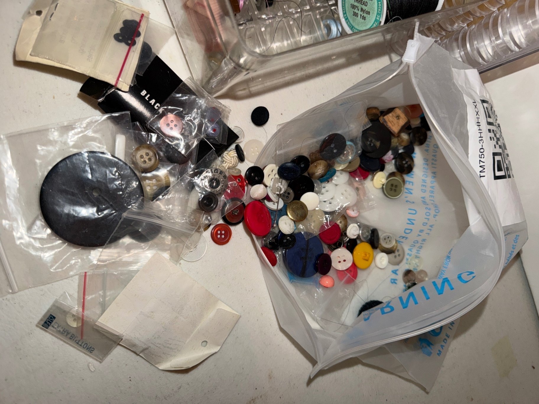 Assorted vintage metal tins and sewing accessories  - image 11 of 14