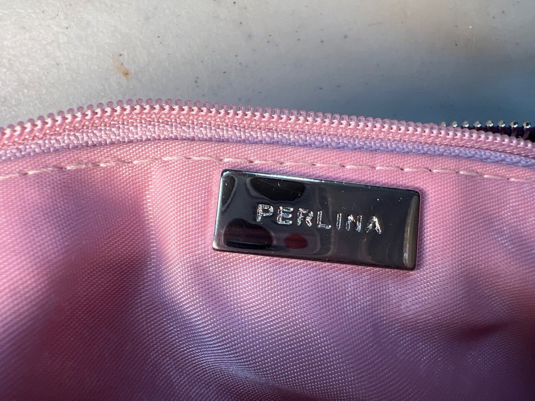 Assorted handbags and purses - image 17 of 18