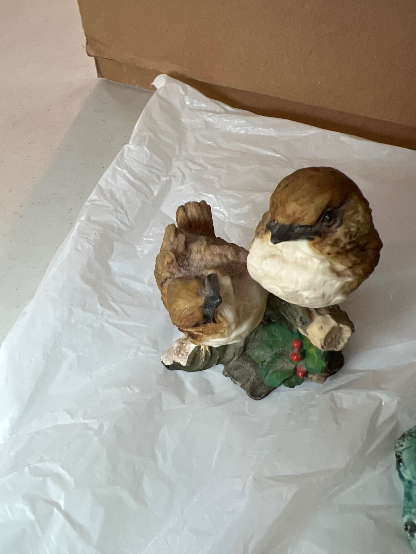 Vintage decorative collectibles and holiday items - image 3 of 11