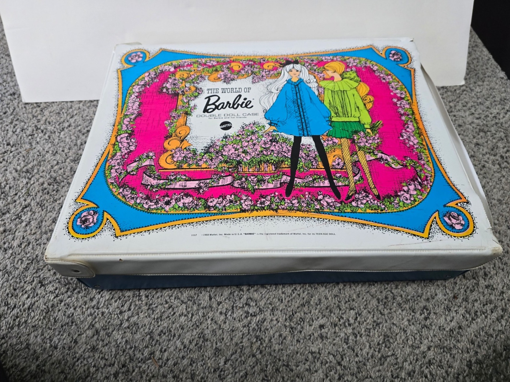 Barbie dolls with varied outfits and a vintage double-doll storage box - image 17 of 17