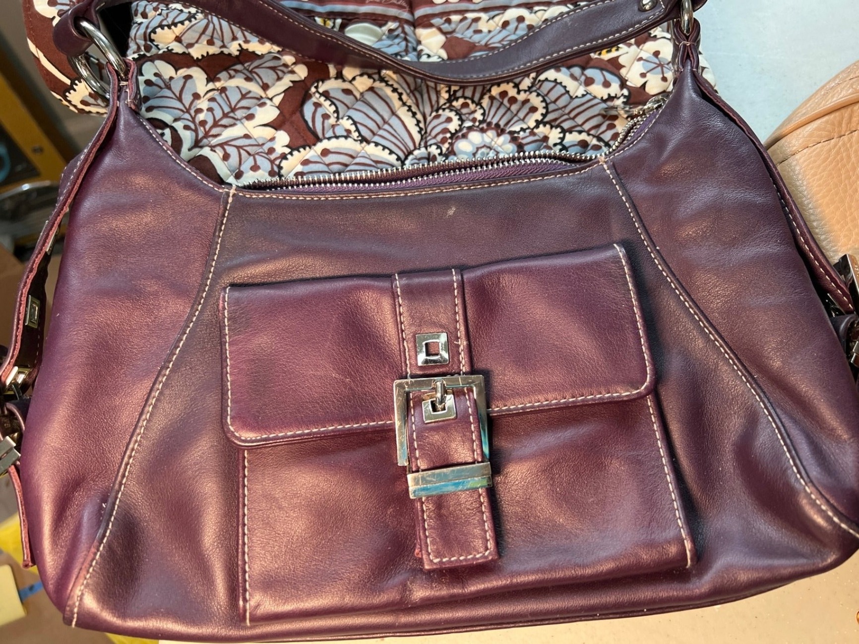 Assorted handbags and purses - image 15 of 18