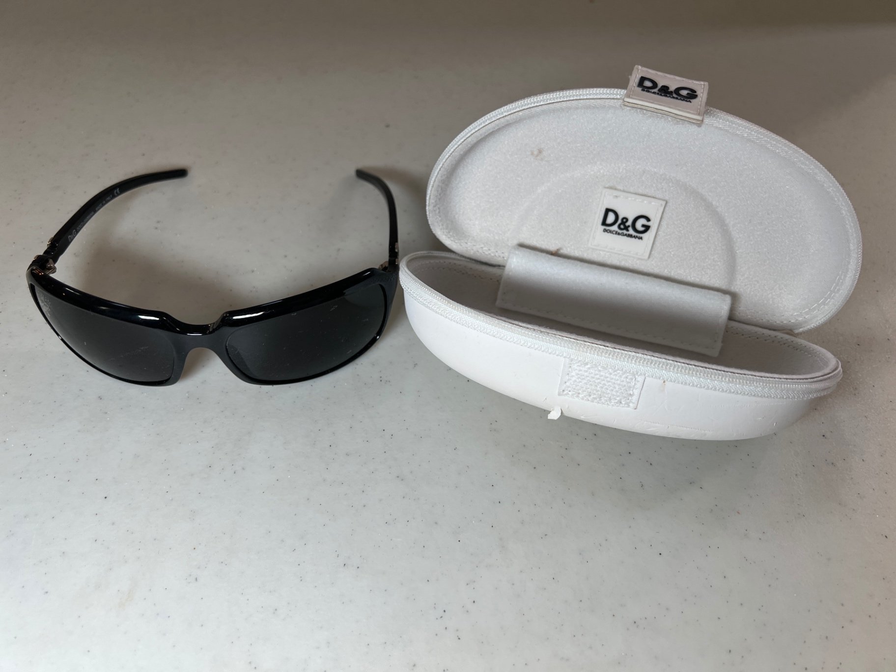 Dolce & Gabbana sunglasses with case - image 3 of 7