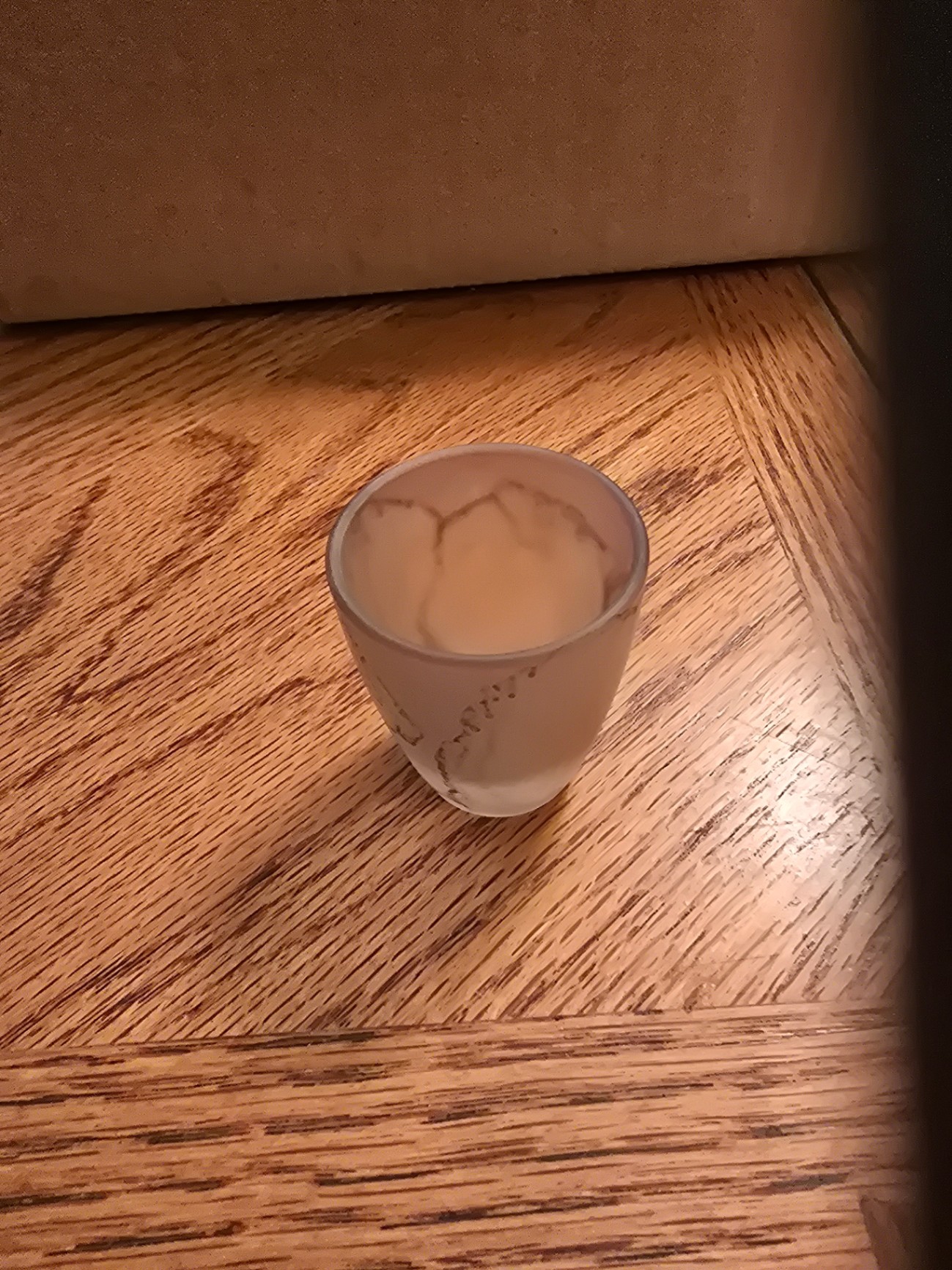 Two marble-pattern glass cups on a metal tray - image 2 of 7
