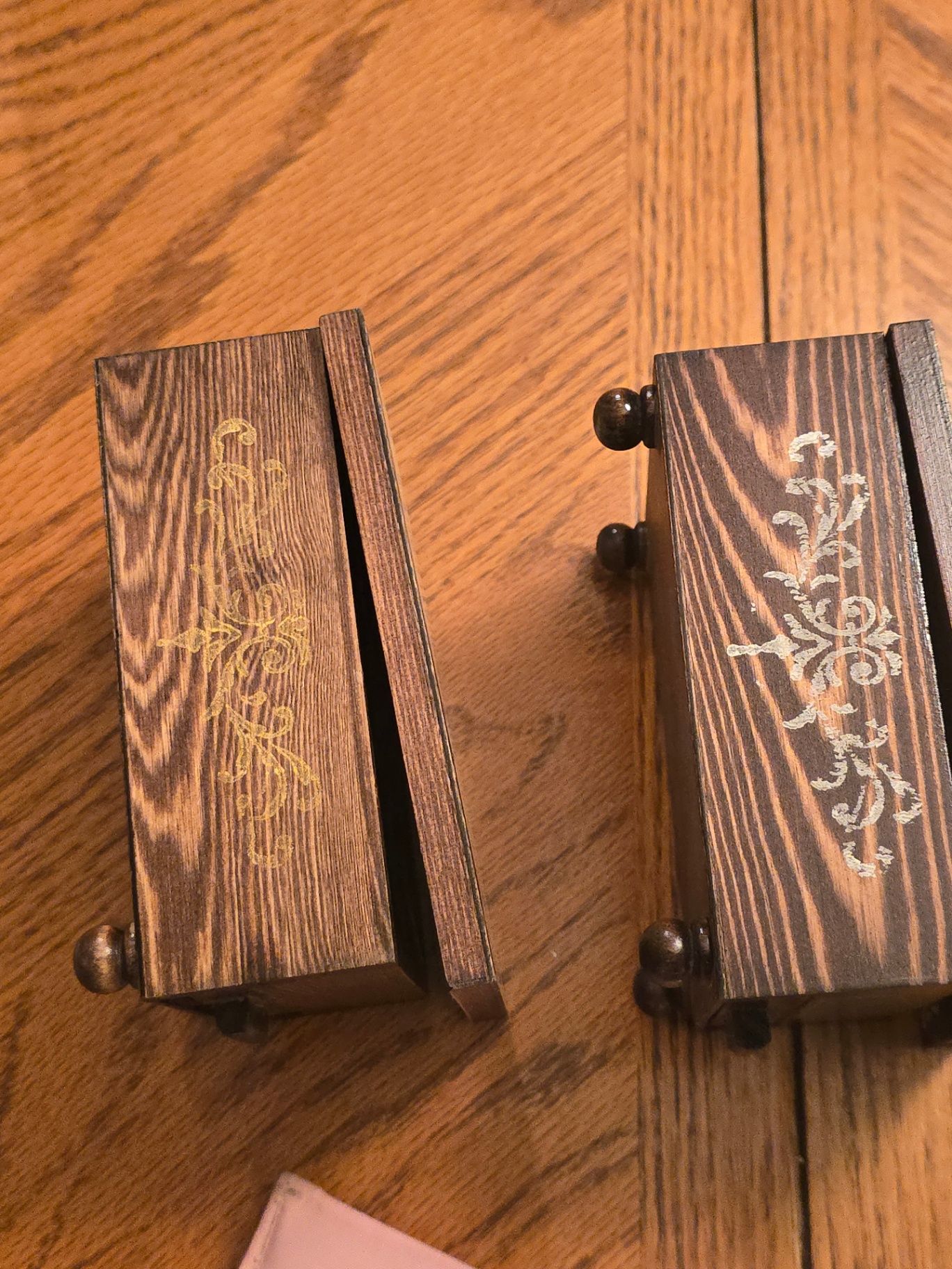 Decorative wooden boxes with animal artwork and 2 purses - image 16 of 18