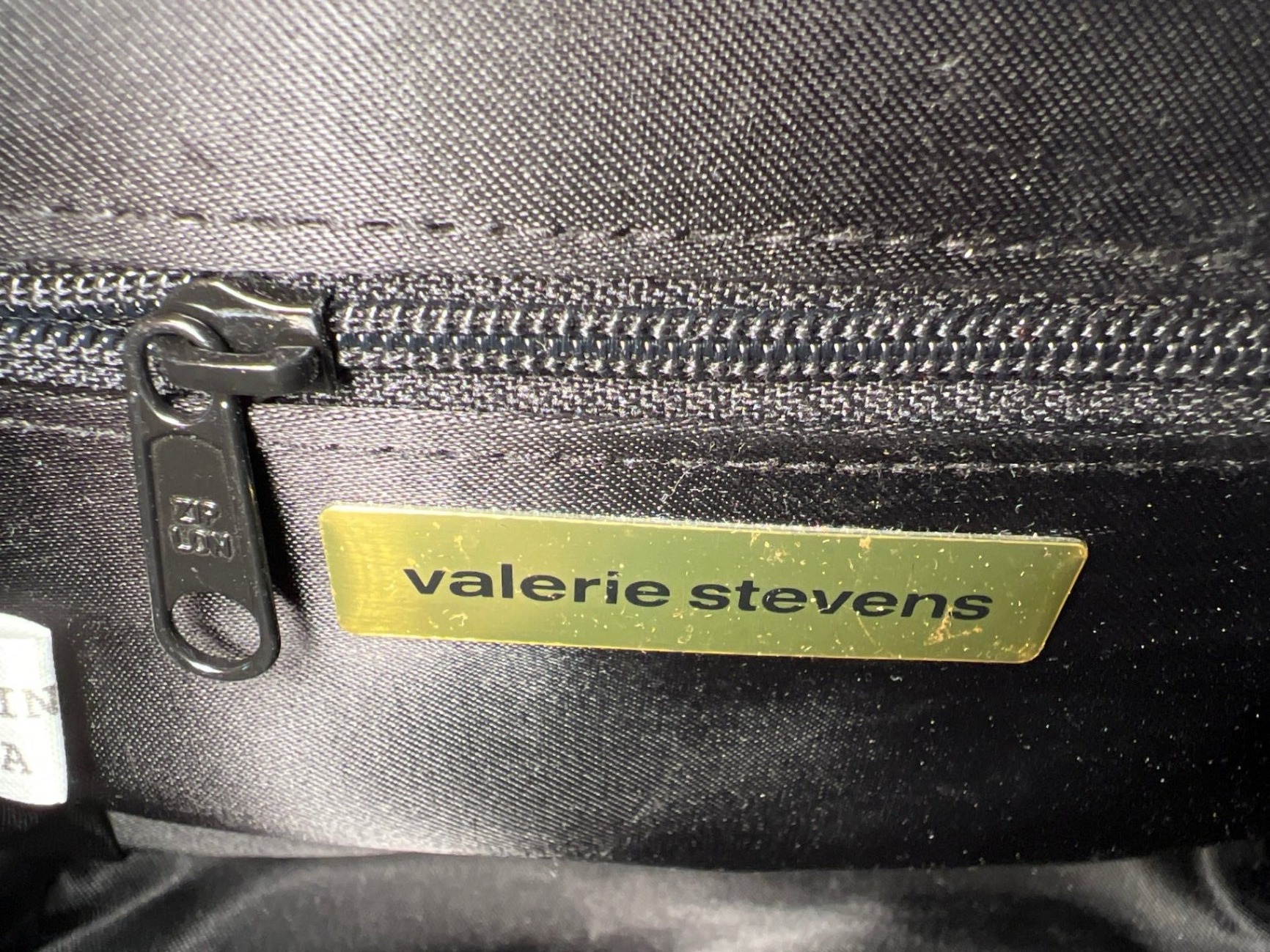 Assorted handbags and purses - image 16 of 18