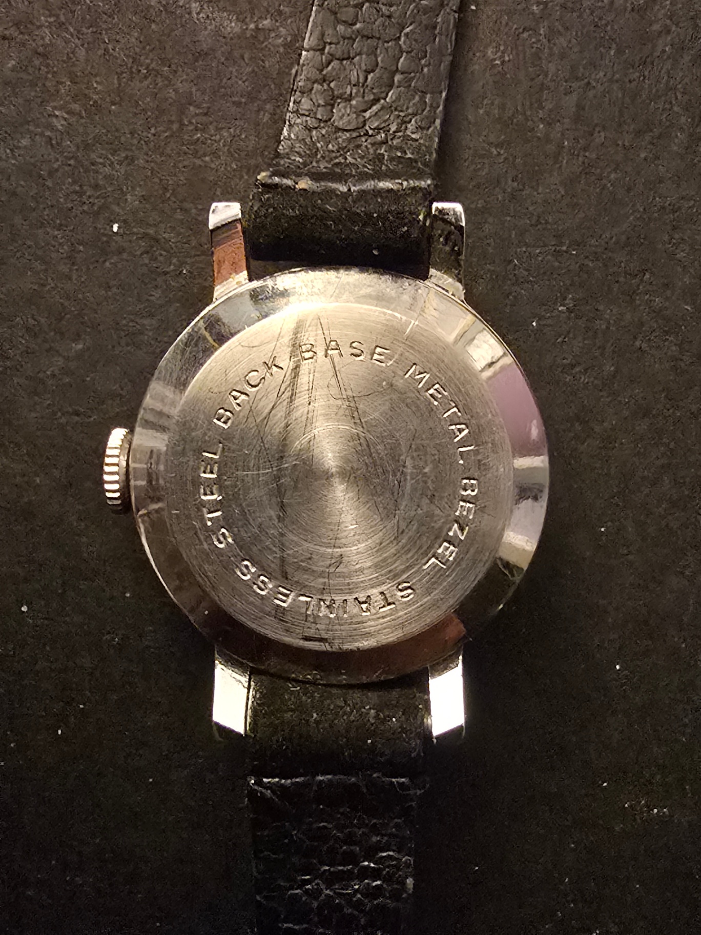 Assorted gold and gold-tone vintage watches and bracelets - image 8 of 15