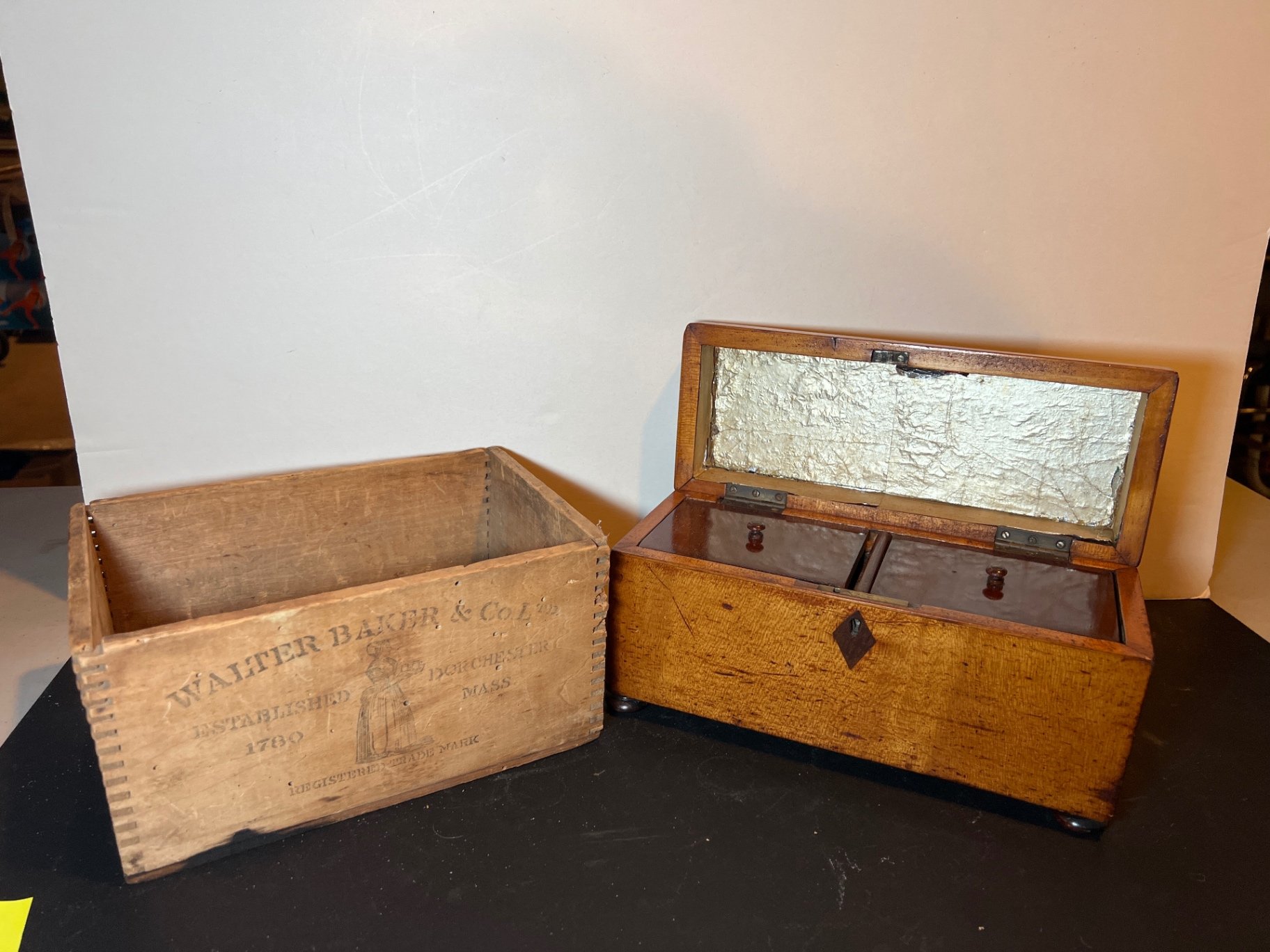 Vintage wooden box with lid and keyhole - image 1 of 12