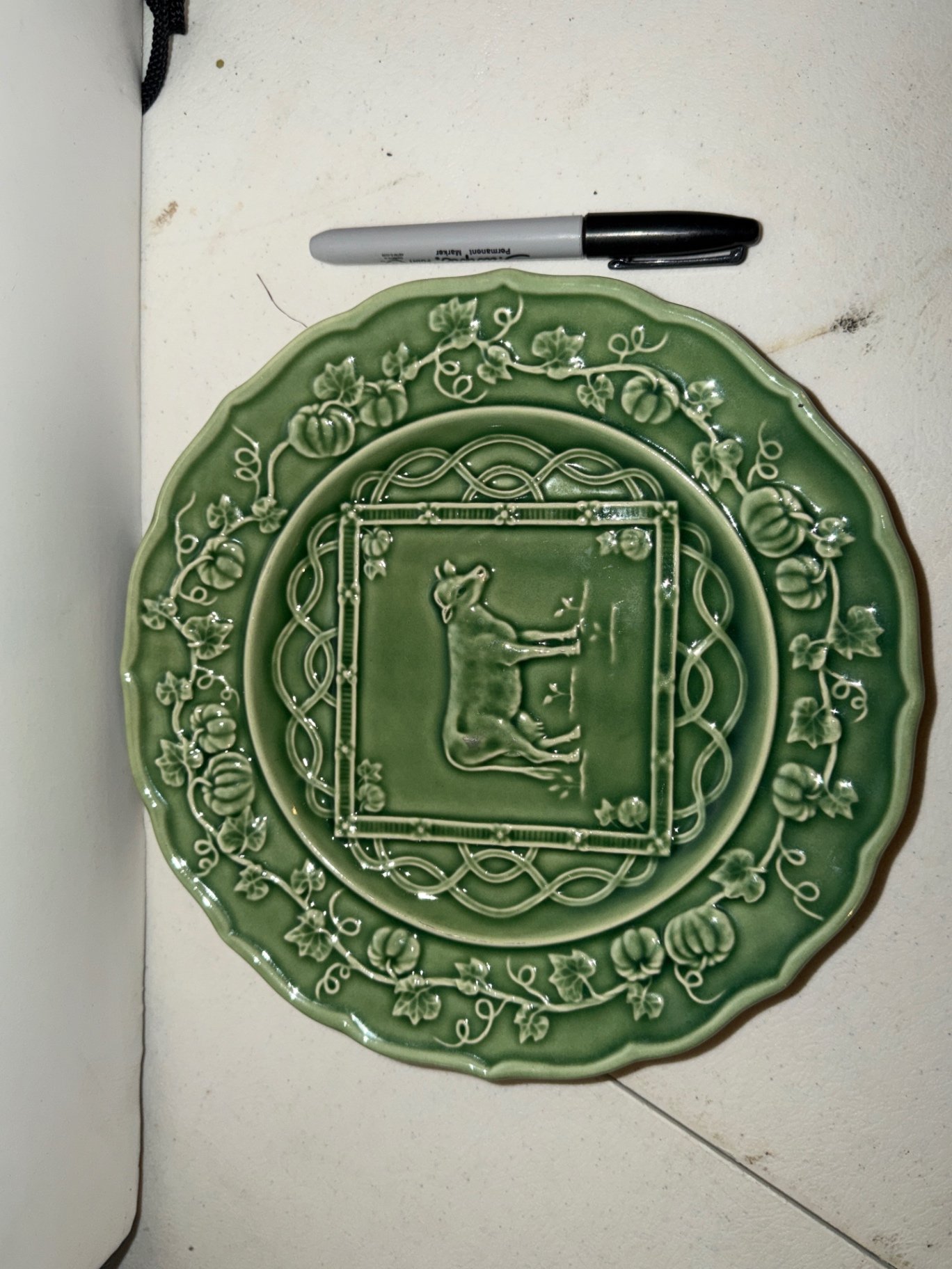 Green ceramic plates with botanical and animal motifs - image 3 of 6