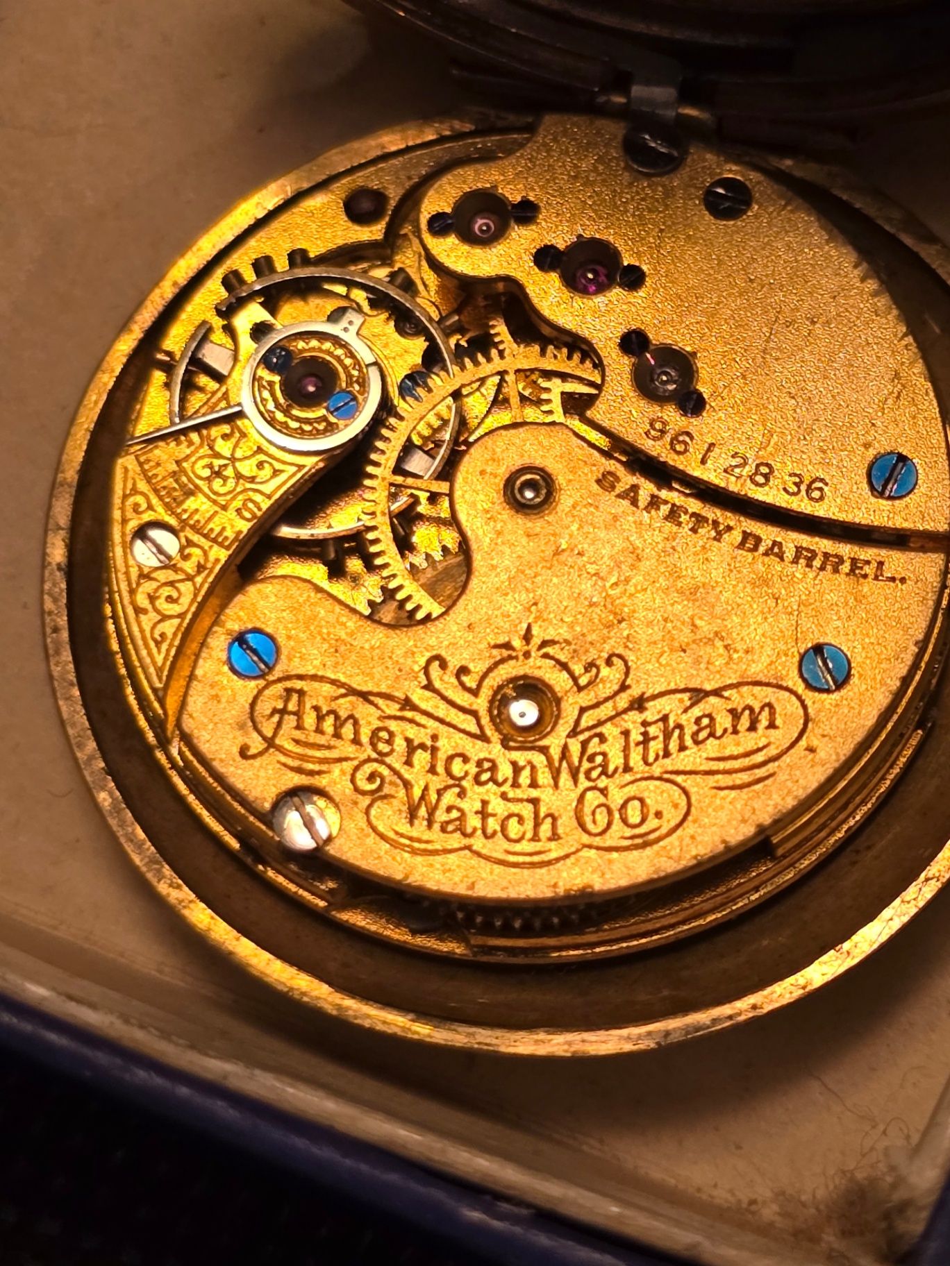 Vintage Waltham pocket watch and Bulova Ladies watch with presentation box - image 9 of 12