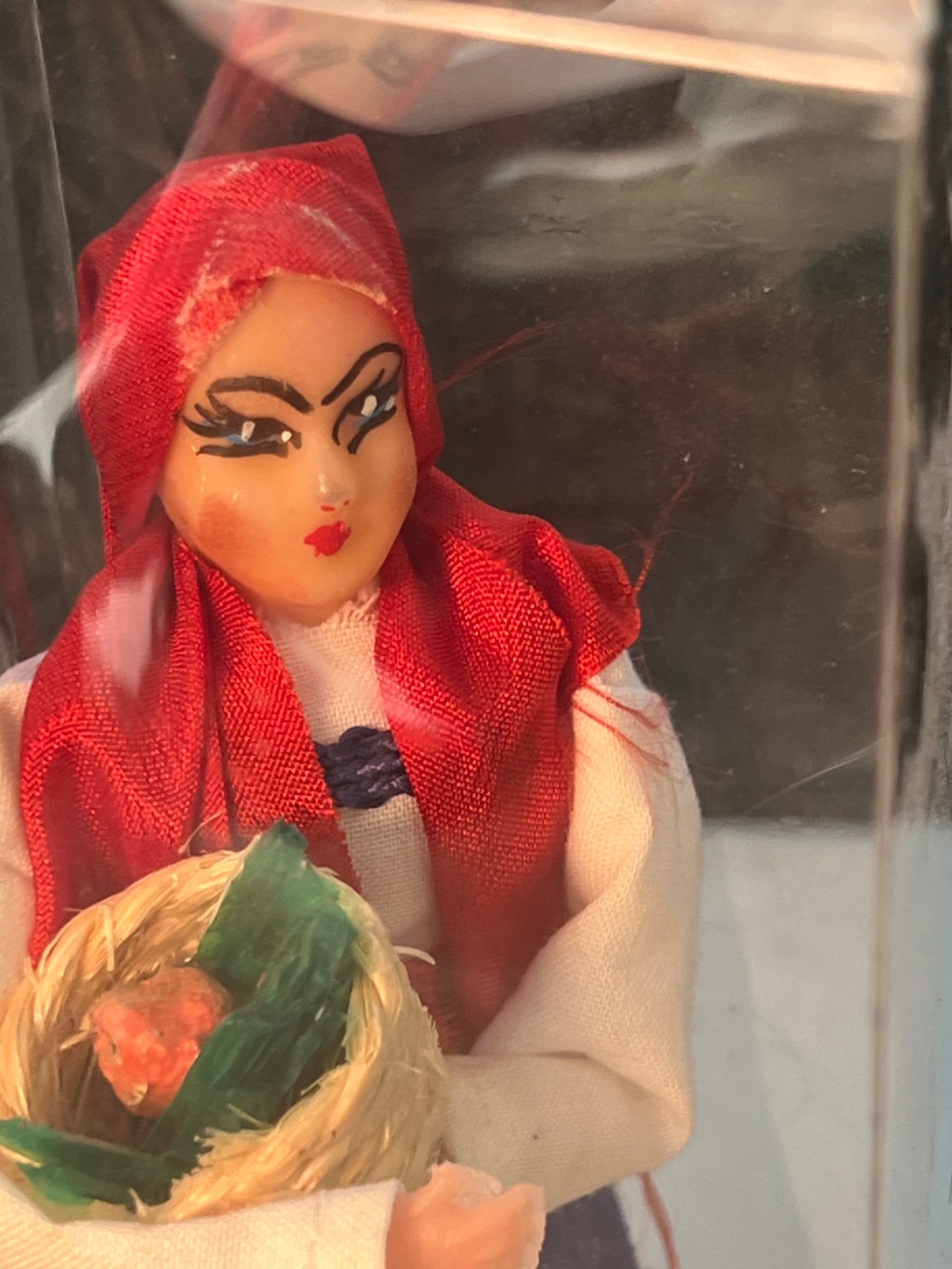 Dolls with multiple outfits and accessories - image 16 of 16