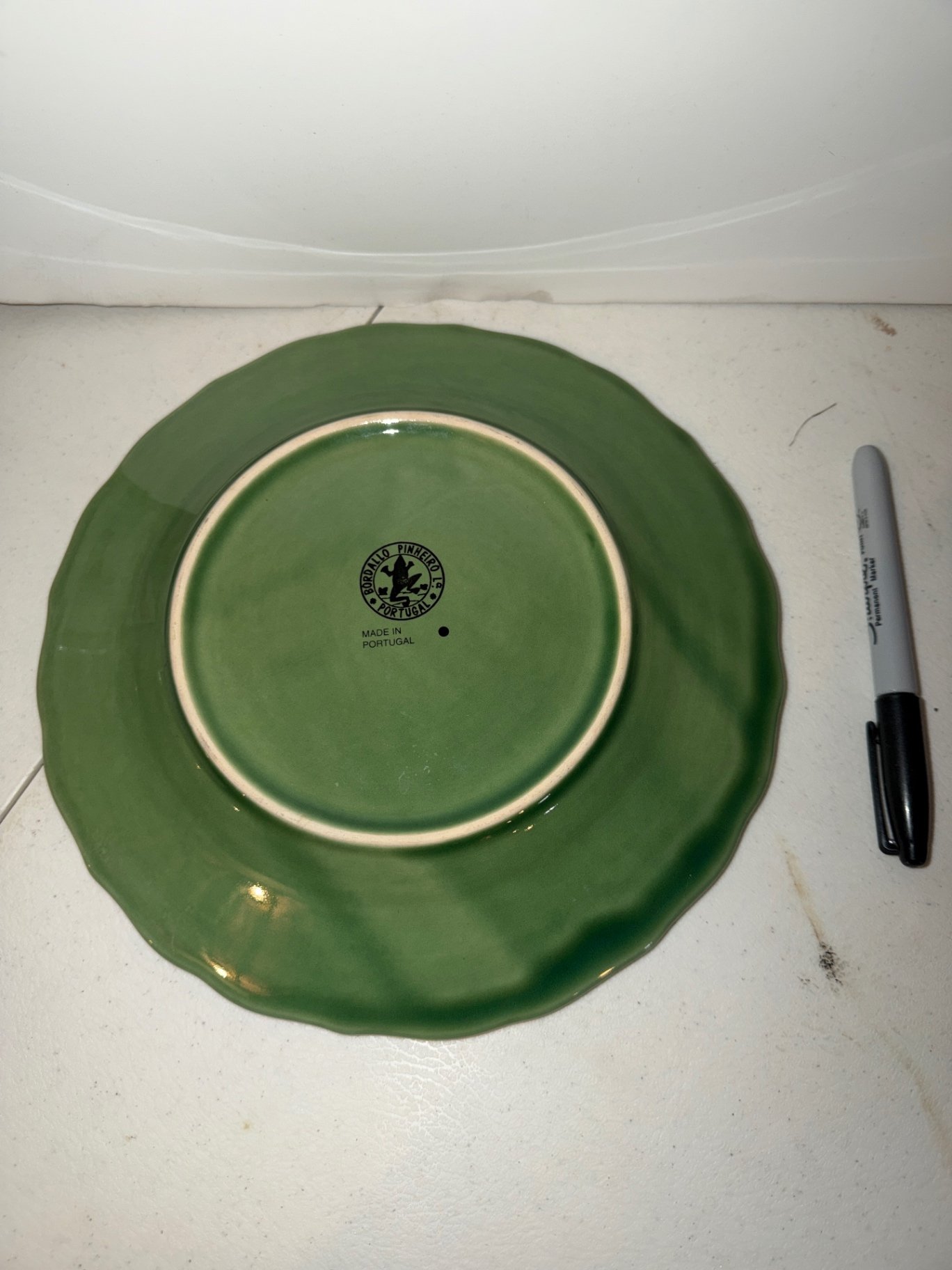 Green ceramic plates with botanical and animal motifs - image 2 of 6