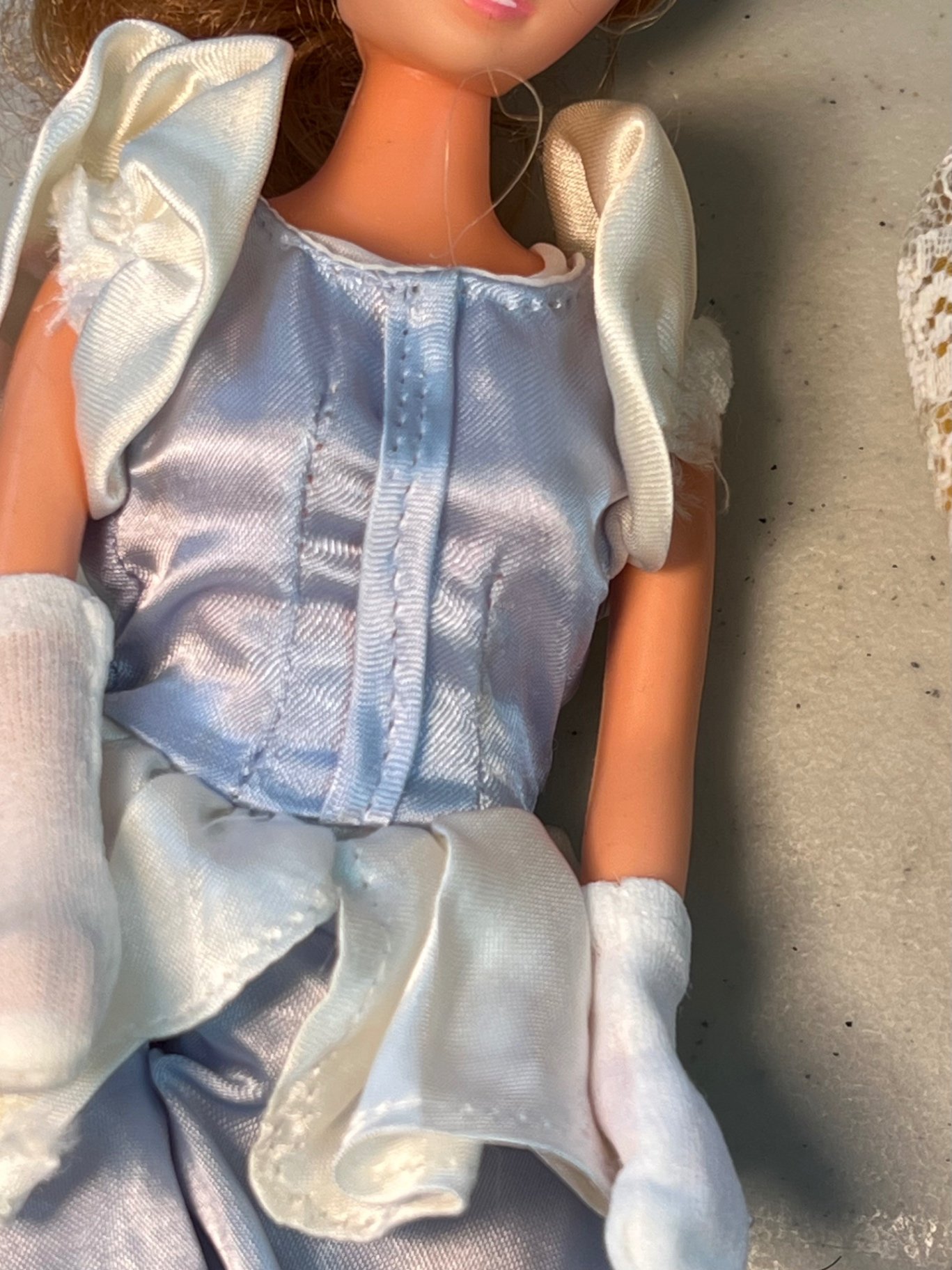 Dolls with multiple outfits and accessories - image 3 of 16