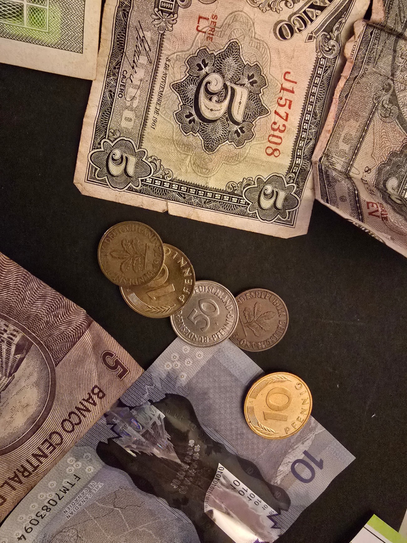 Assorted international banknotes and coins - image 3 of 14