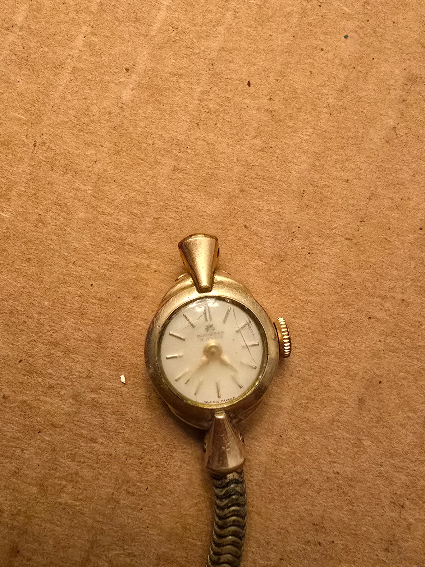 Assorted gold and gold-tone vintage watches and bracelets - image 13 of 15