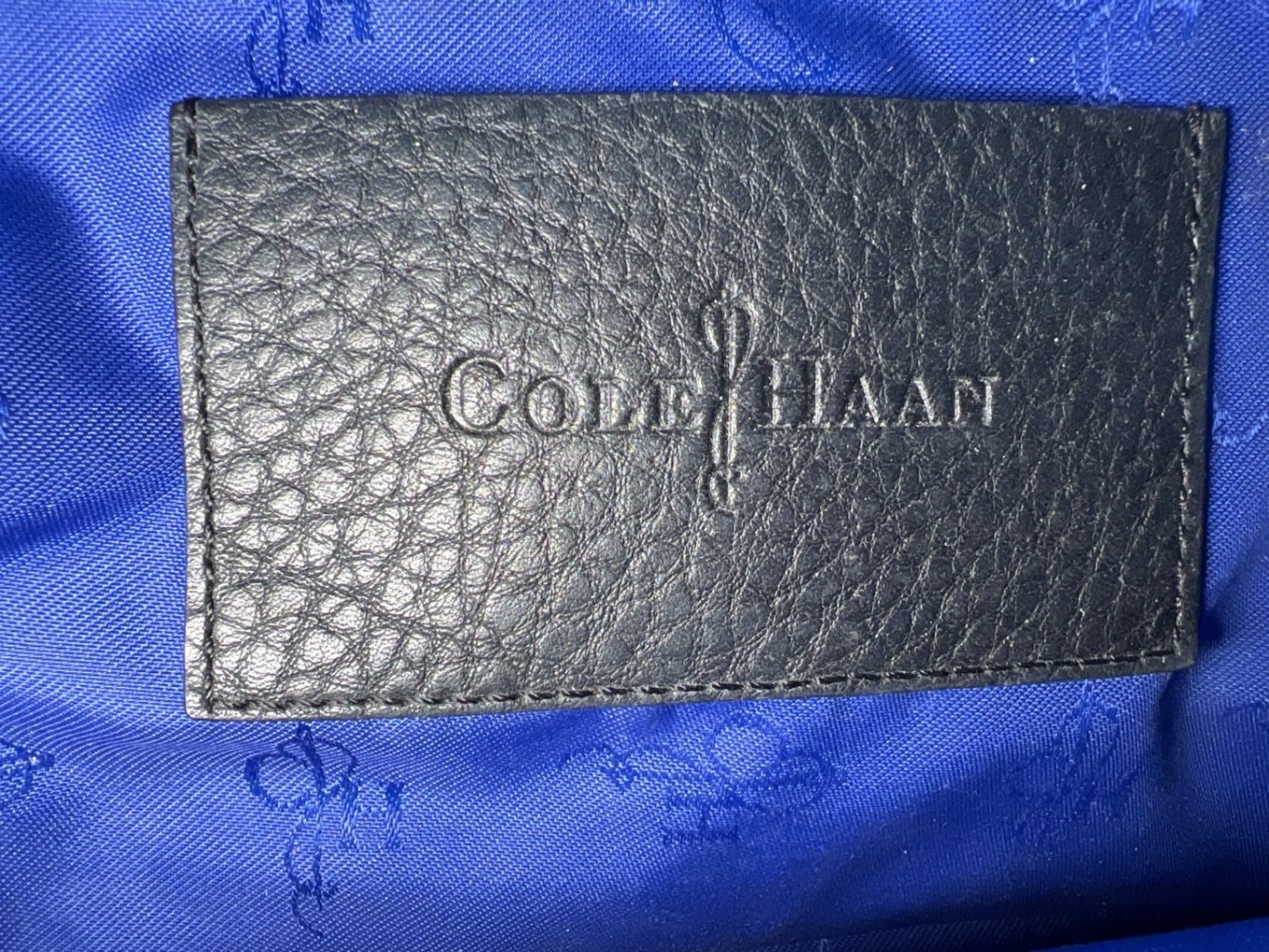 Assorted handbags and purses - image 13 of 18