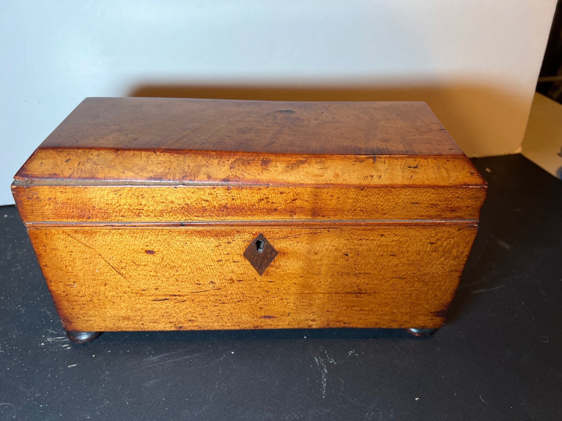 Vintage wooden box with lid and keyhole - image 3 of 12