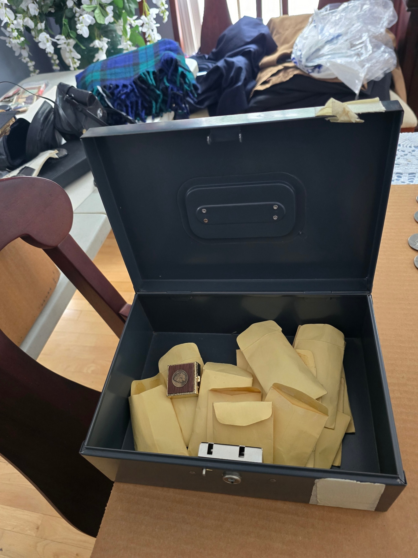 Mixed U.S. Circulated Coin Lot (About 60–80 Coins) plus a locking storage box - image 21 of 23