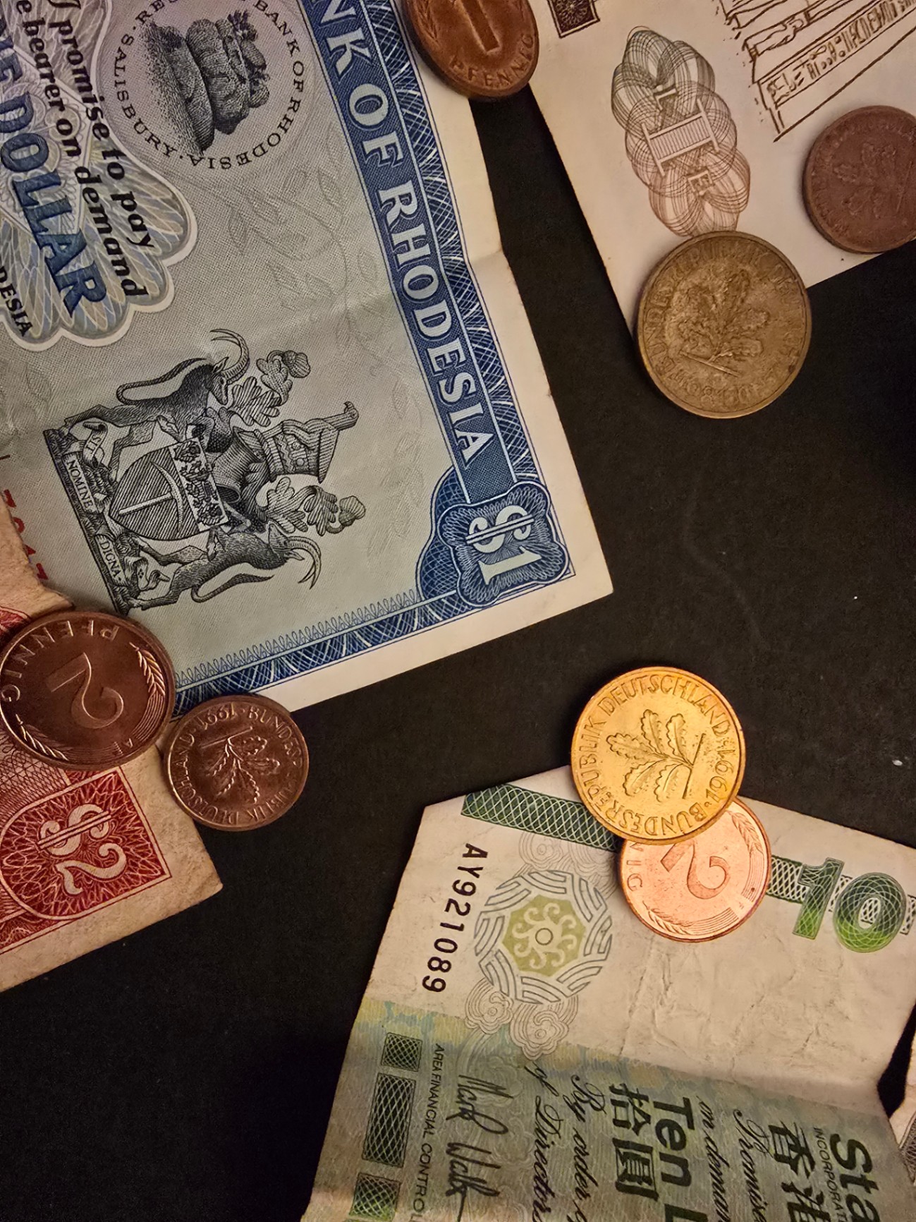 Assorted international banknotes and coins - image 2 of 14