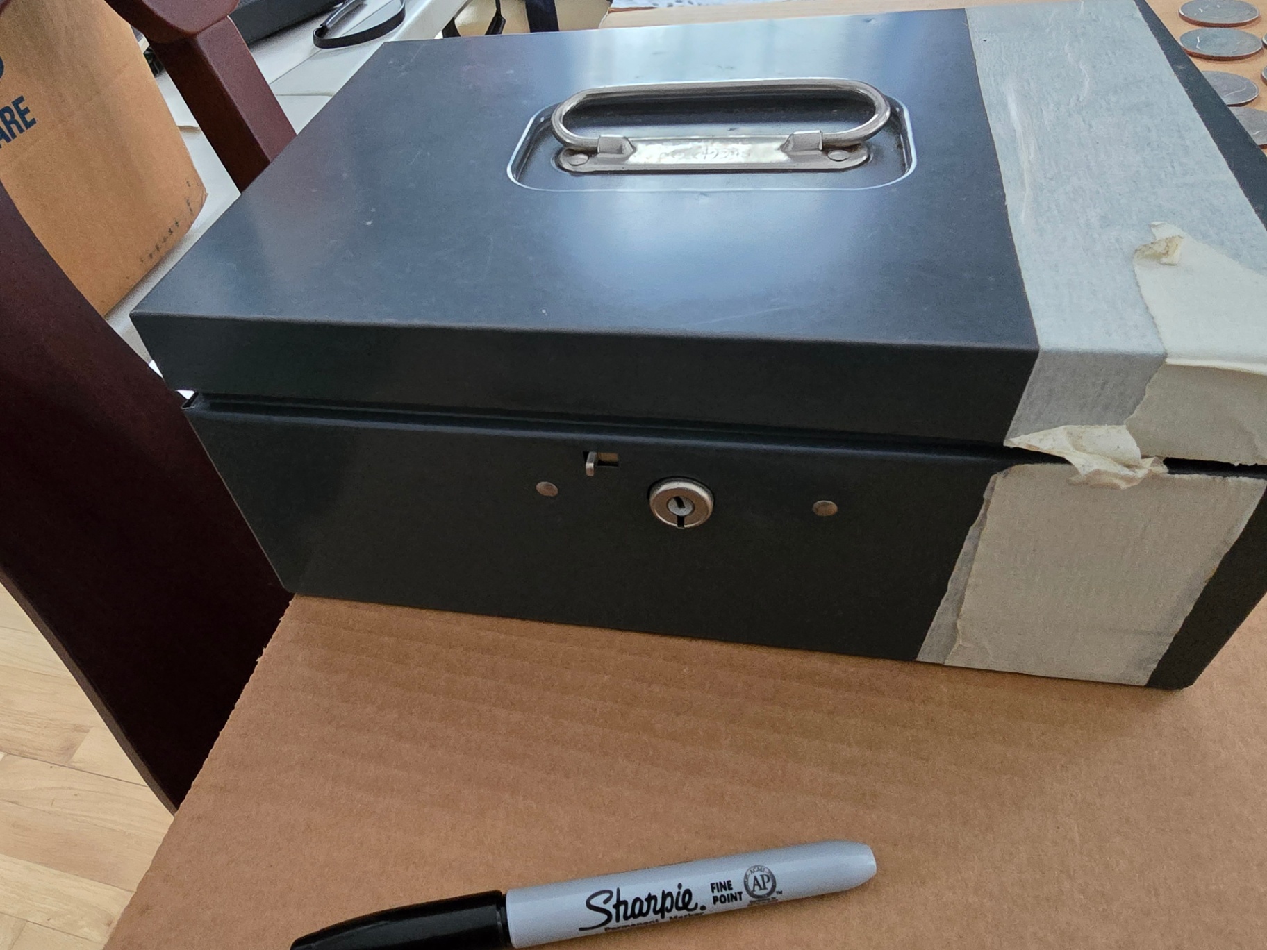 Mixed U.S. Circulated Coin Lot (About 60–80 Coins) plus a locking storage box - image 22 of 23