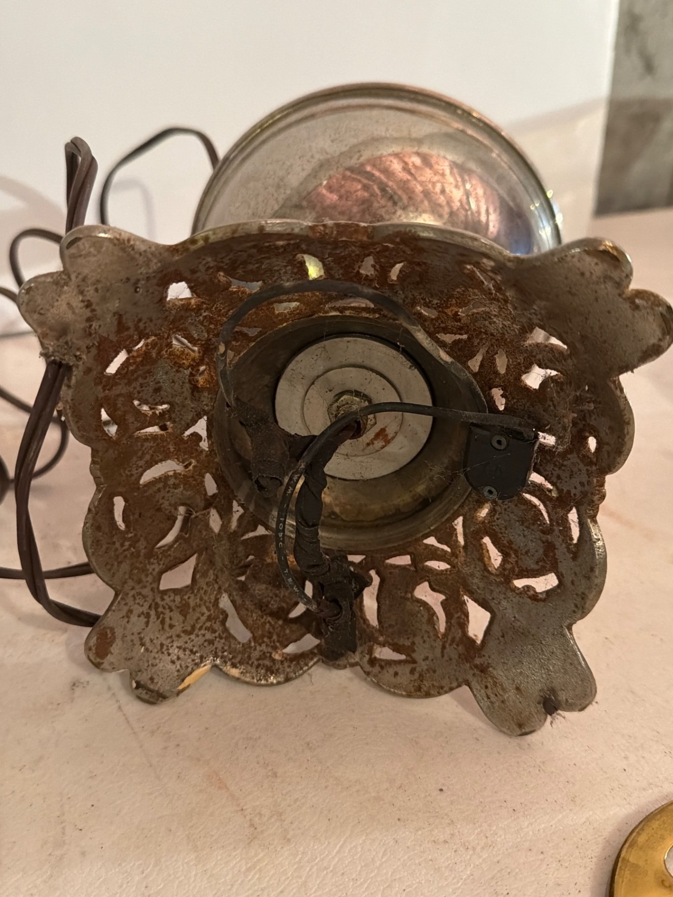 Antique oil lamps and decorative glassware  - image 10 of 13