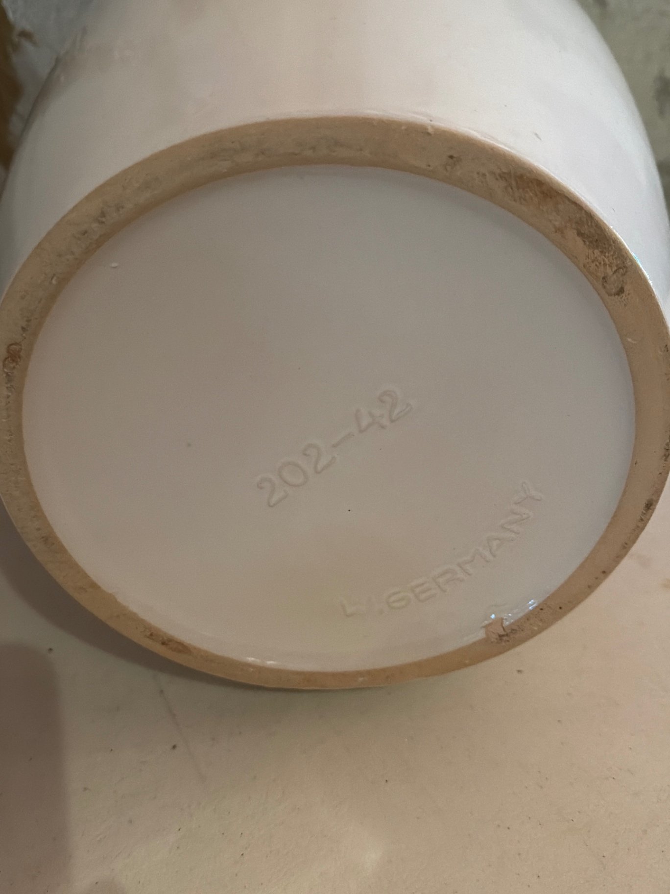 White glazed vase and brown mosaic-inlaid vase - image 8 of 8