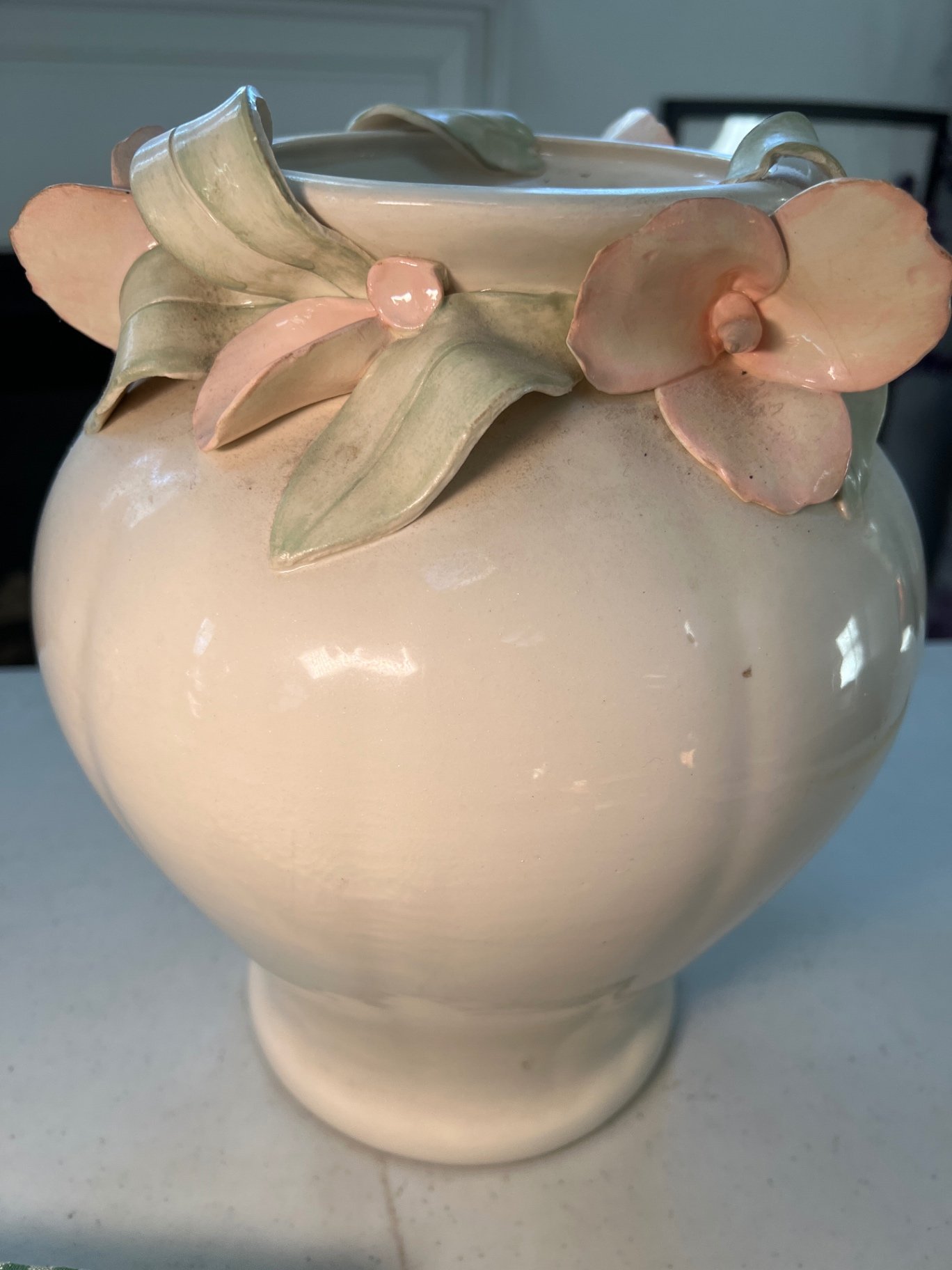 Assorted ceramic decor pieces - image 8 of 10