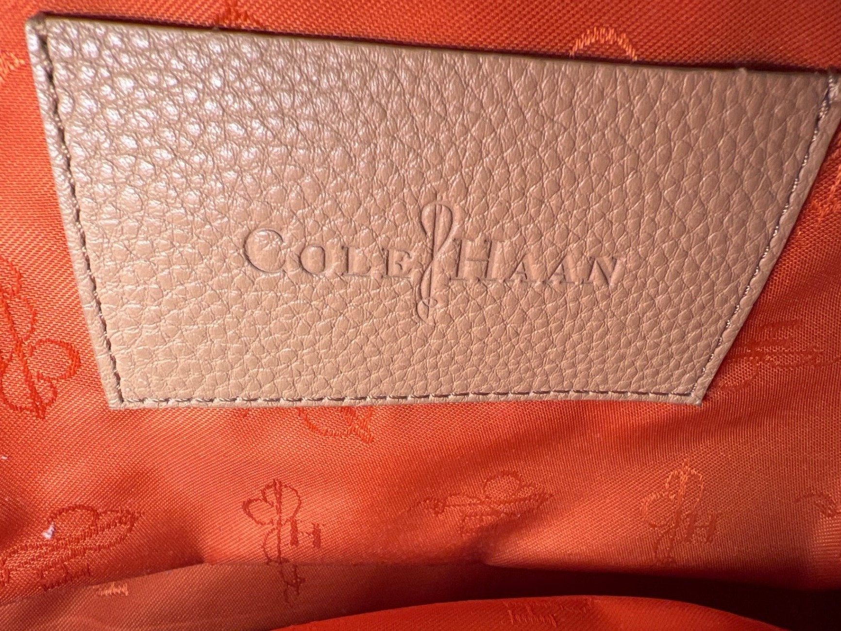 Assorted handbags and purses - image 9 of 18