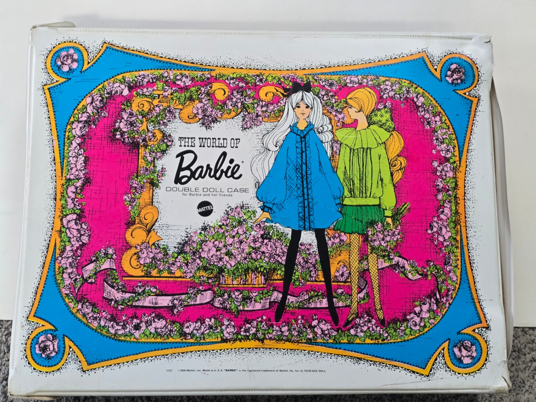 Barbie dolls with varied outfits and a vintage double-doll storage box - image 13 of 17