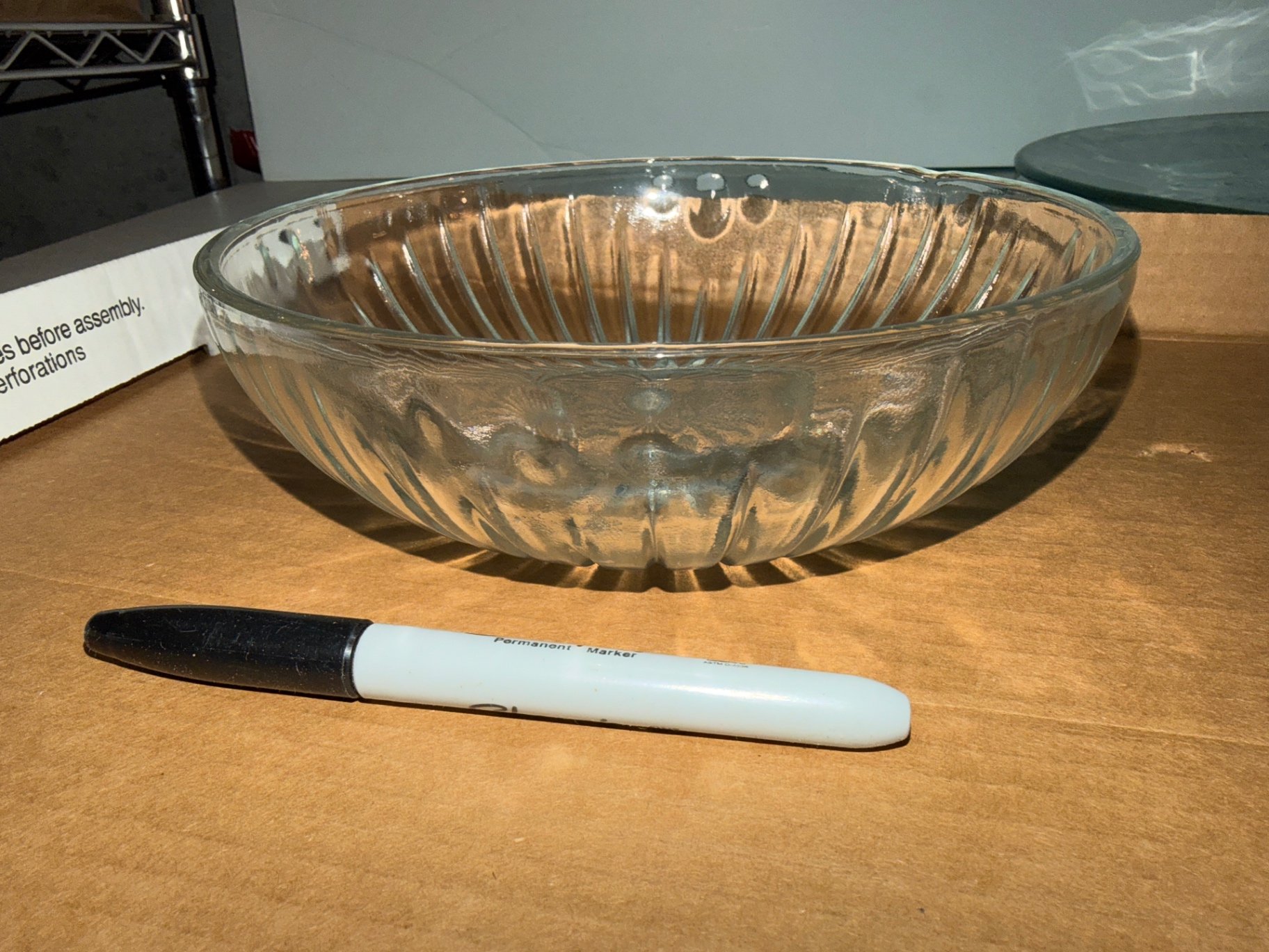 Cut-glass bowls and decorative platters - image 9 of 10