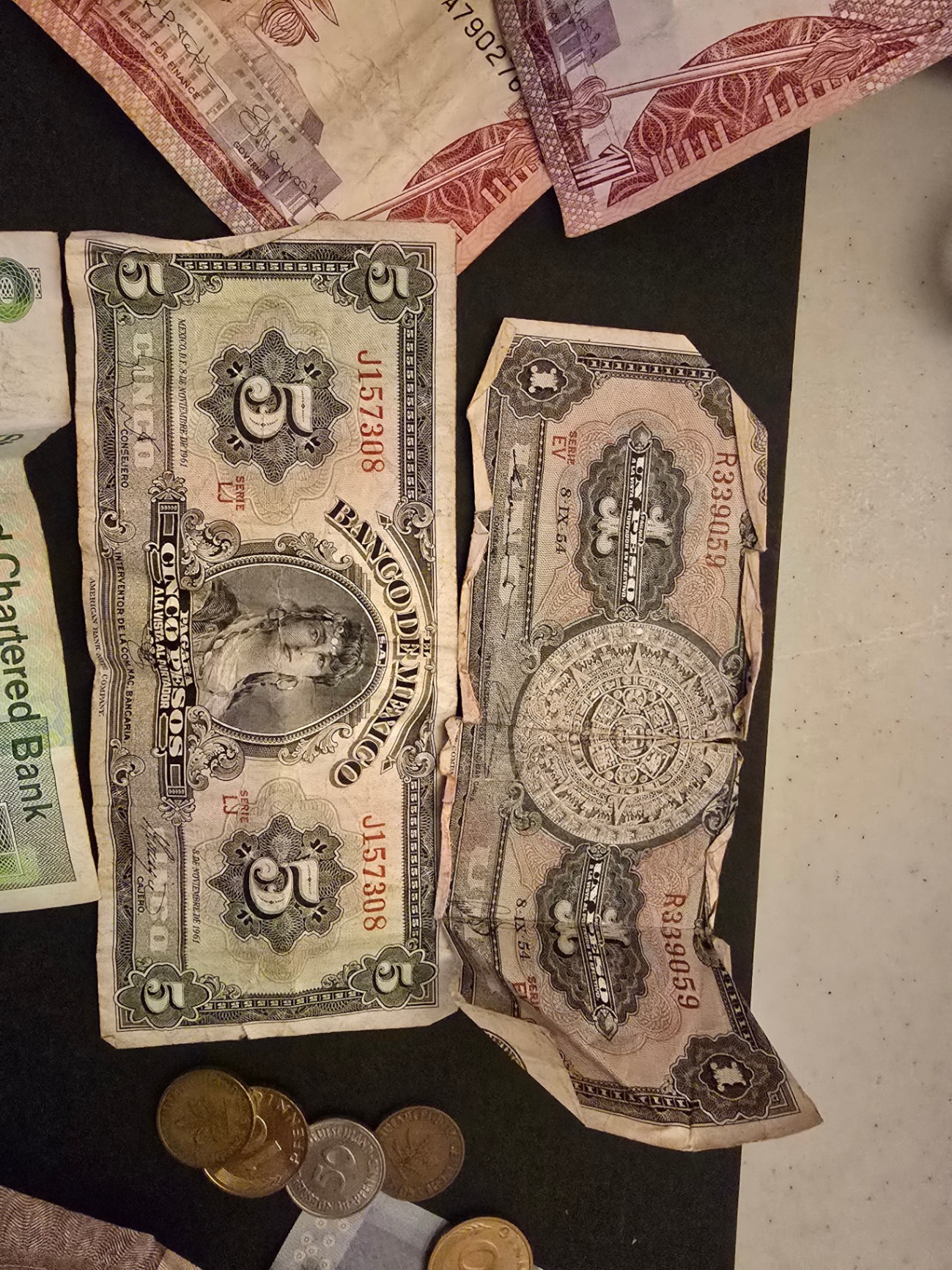 Assorted international banknotes and coins - image 8 of 14