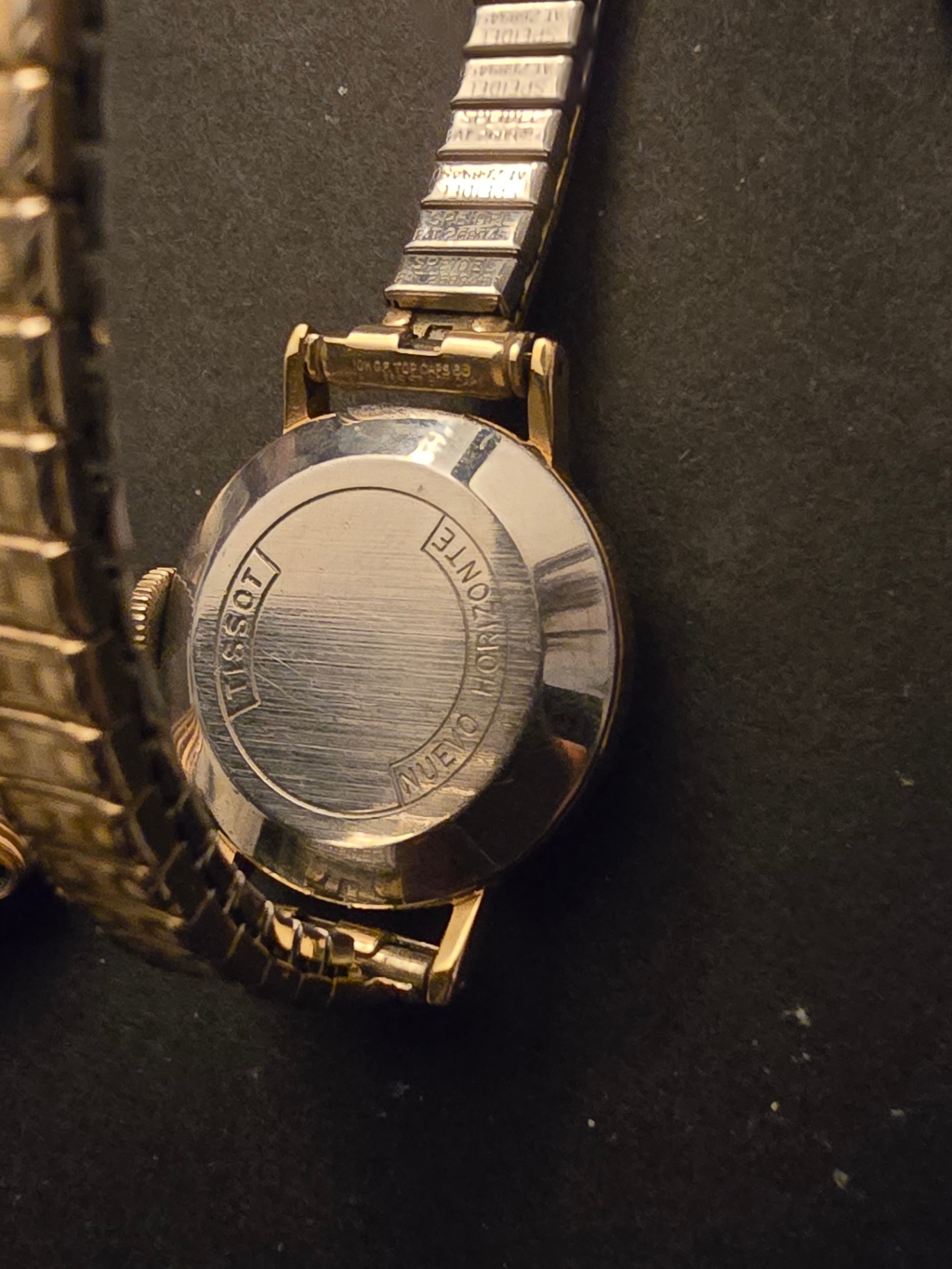 Assorted gold and gold-tone vintage watches and bracelets - image 12 of 15