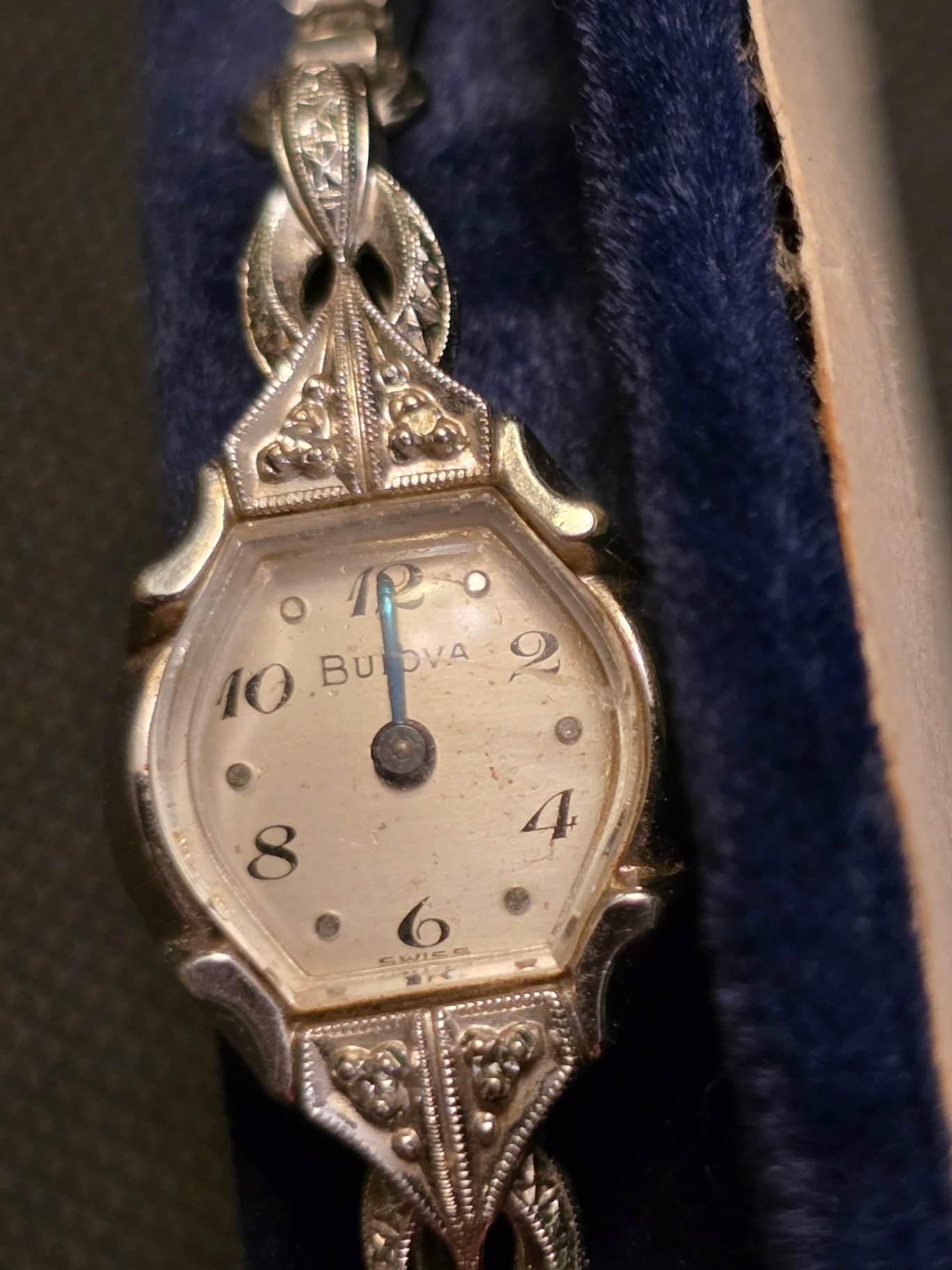 Vintage Waltham pocket watch and Bulova Ladies watch with presentation box - image 3 of 12