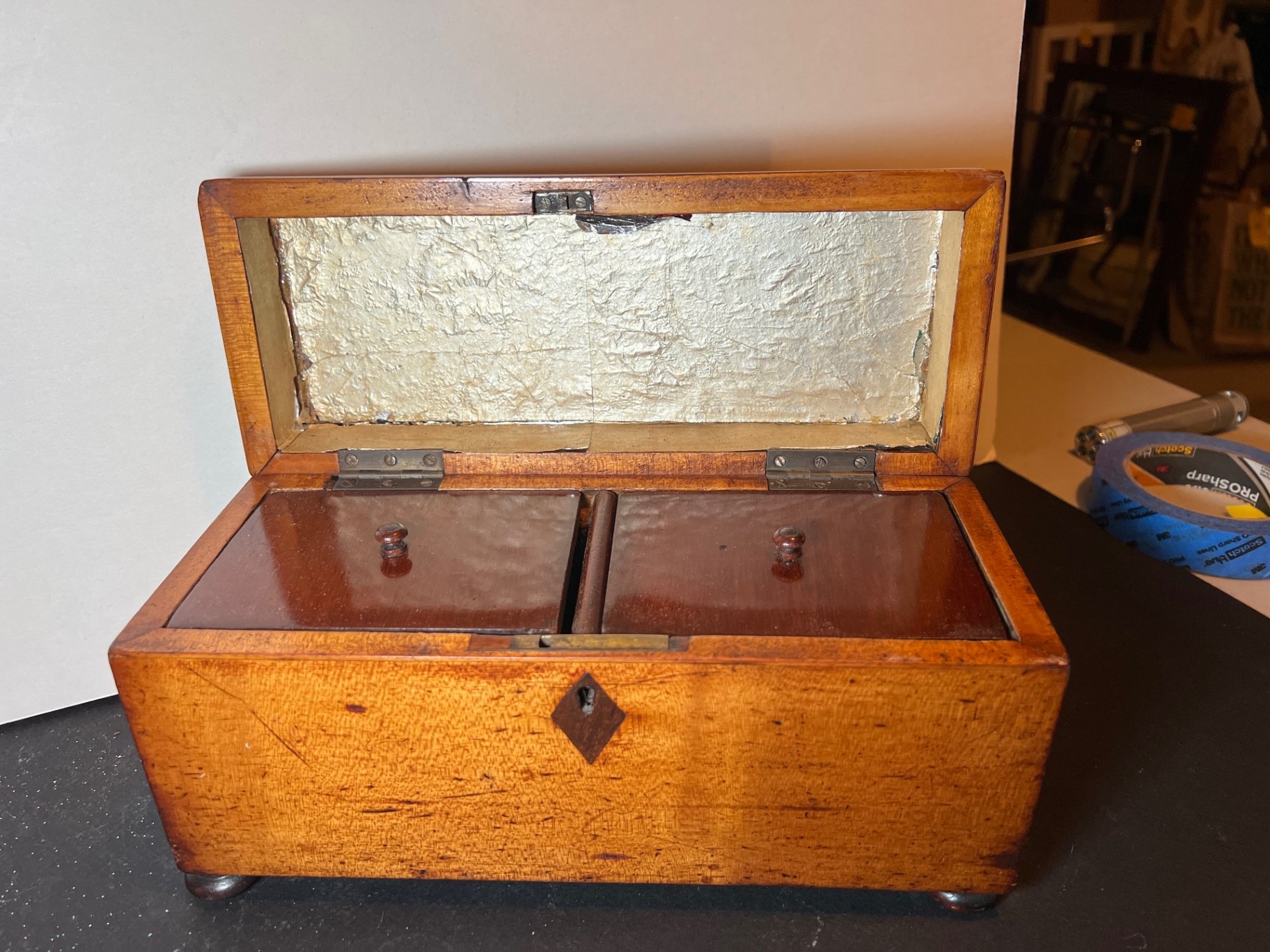 Vintage wooden box with lid and keyhole - image 8 of 12