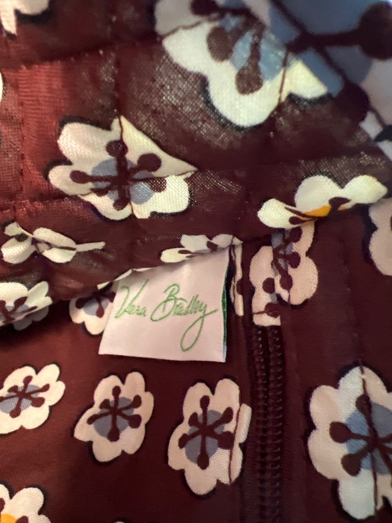 Assorted handbags and purses - image 18 of 18