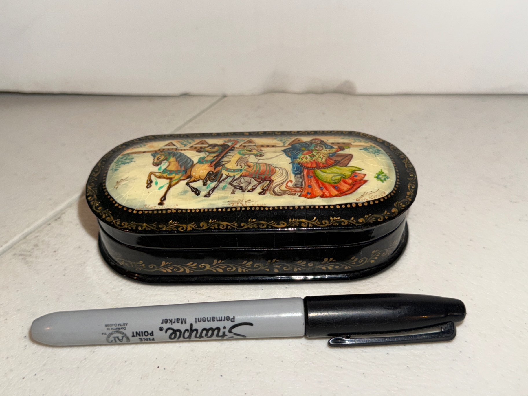 Pair of burgundy floral photo frames with wooden laughing Buddha figurines and decorative box - image 10 of 13