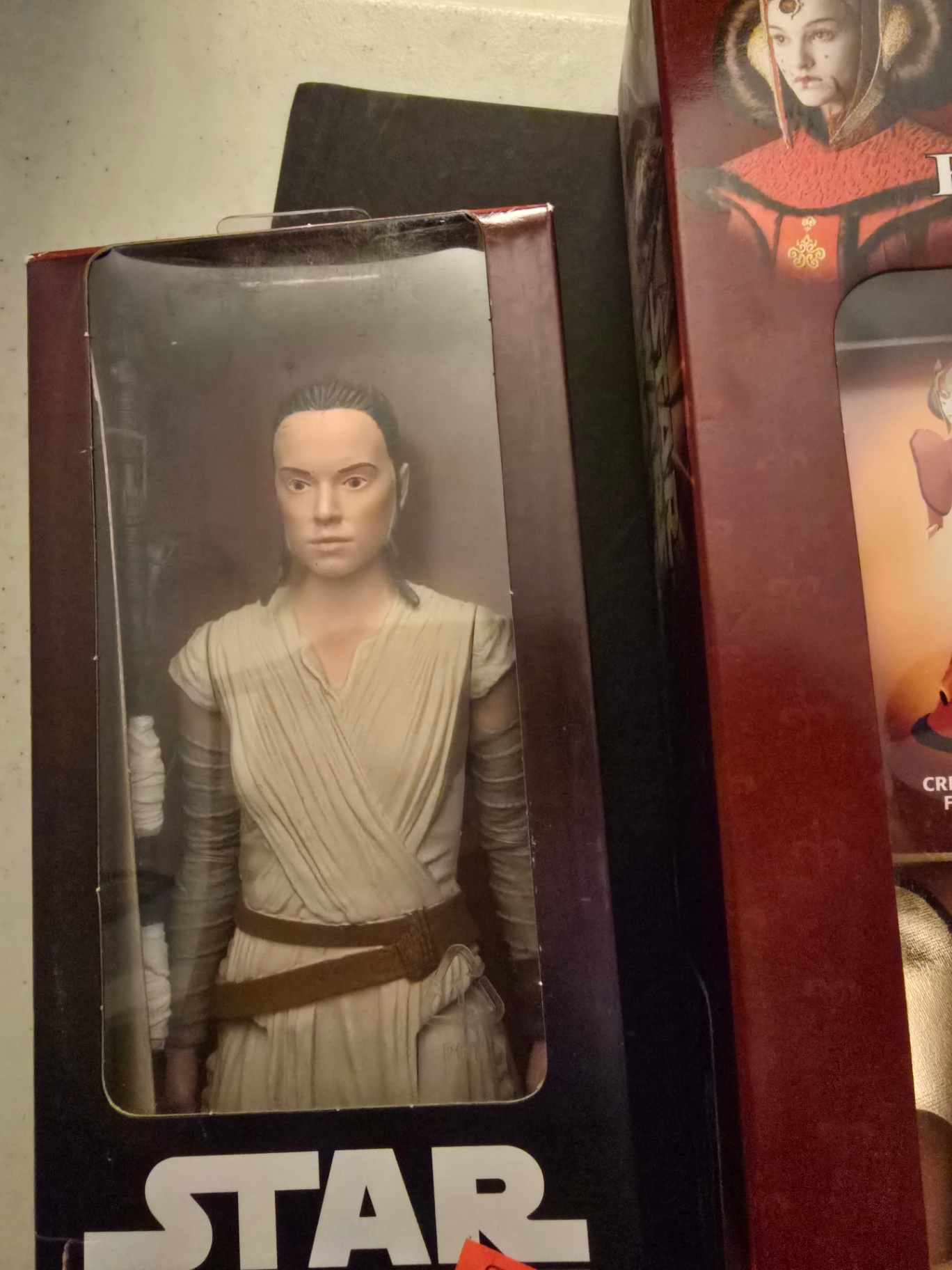 Star Wars Queen Amidala figures and Episode I packaging - image 8 of 16