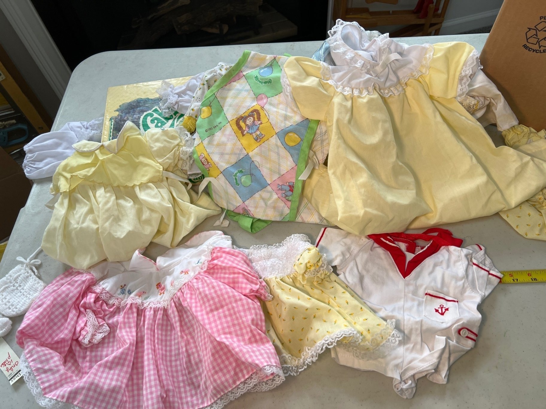 Cabbage Patch Kids dolls, outfits, and accessories with stickers - image 11 of 12