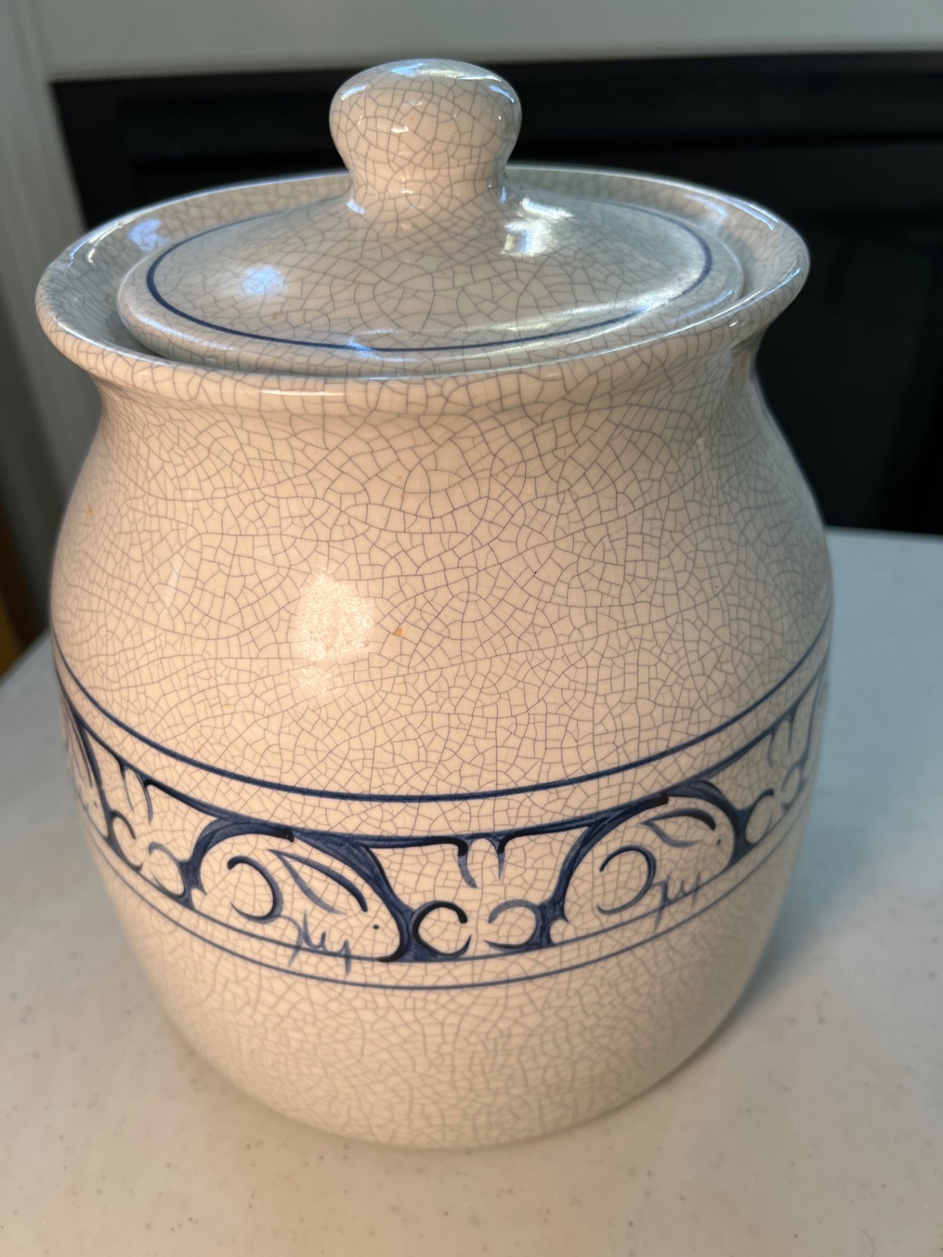 Assorted ceramic decor pieces - image 7 of 10
