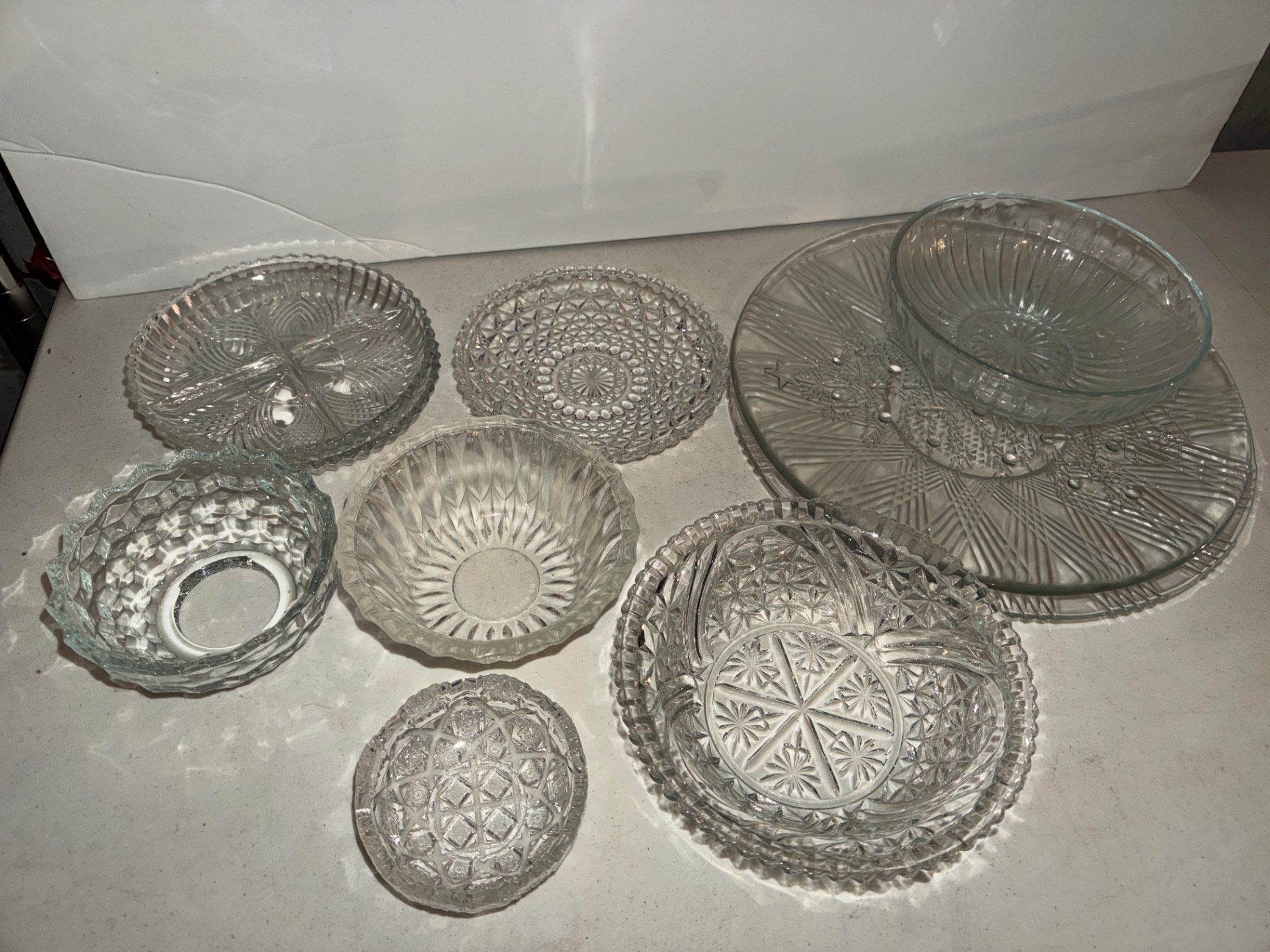 Cut-glass bowls and decorative platters - image 1 of 10