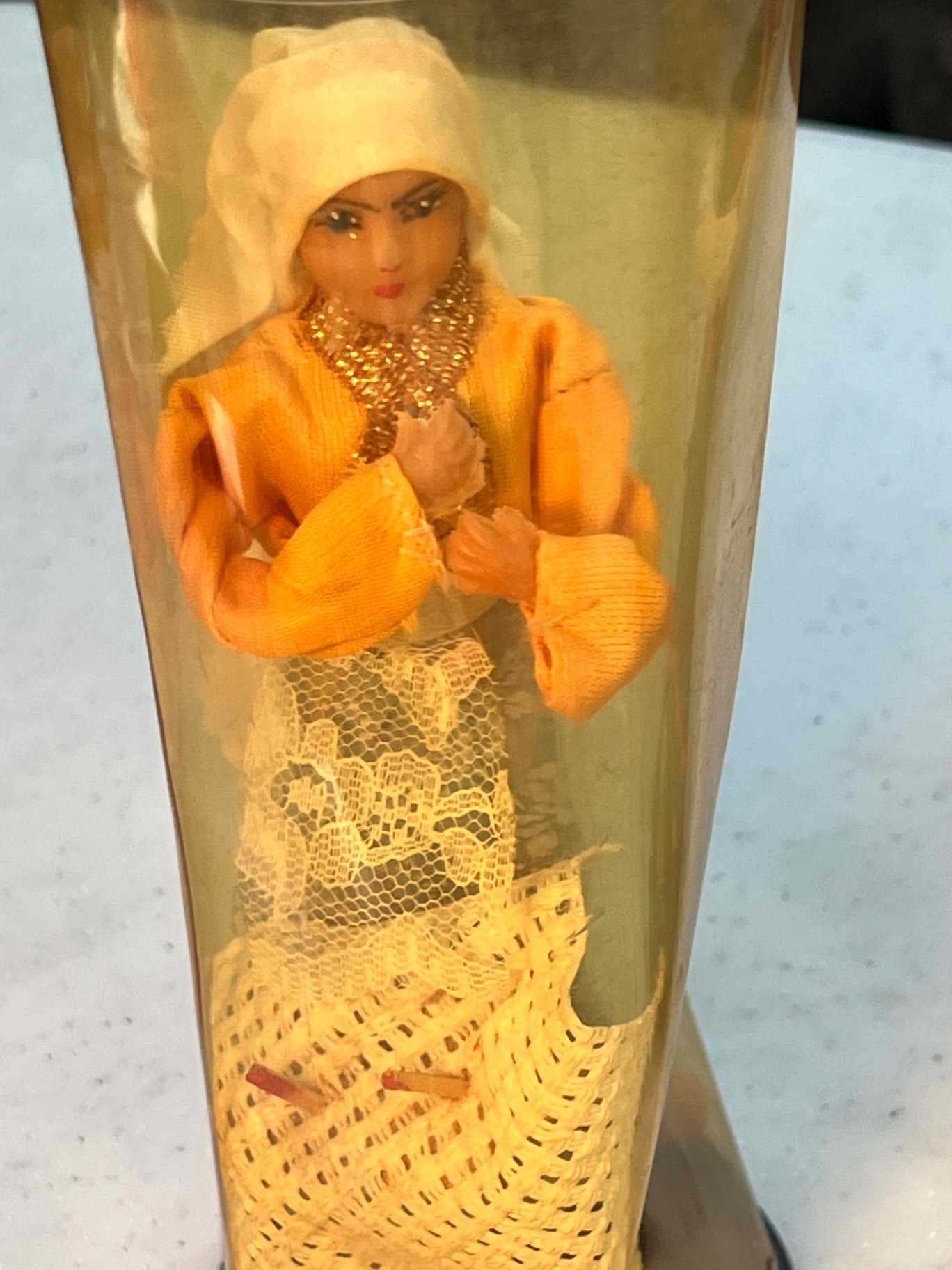 Dolls with multiple outfits and accessories - image 7 of 16