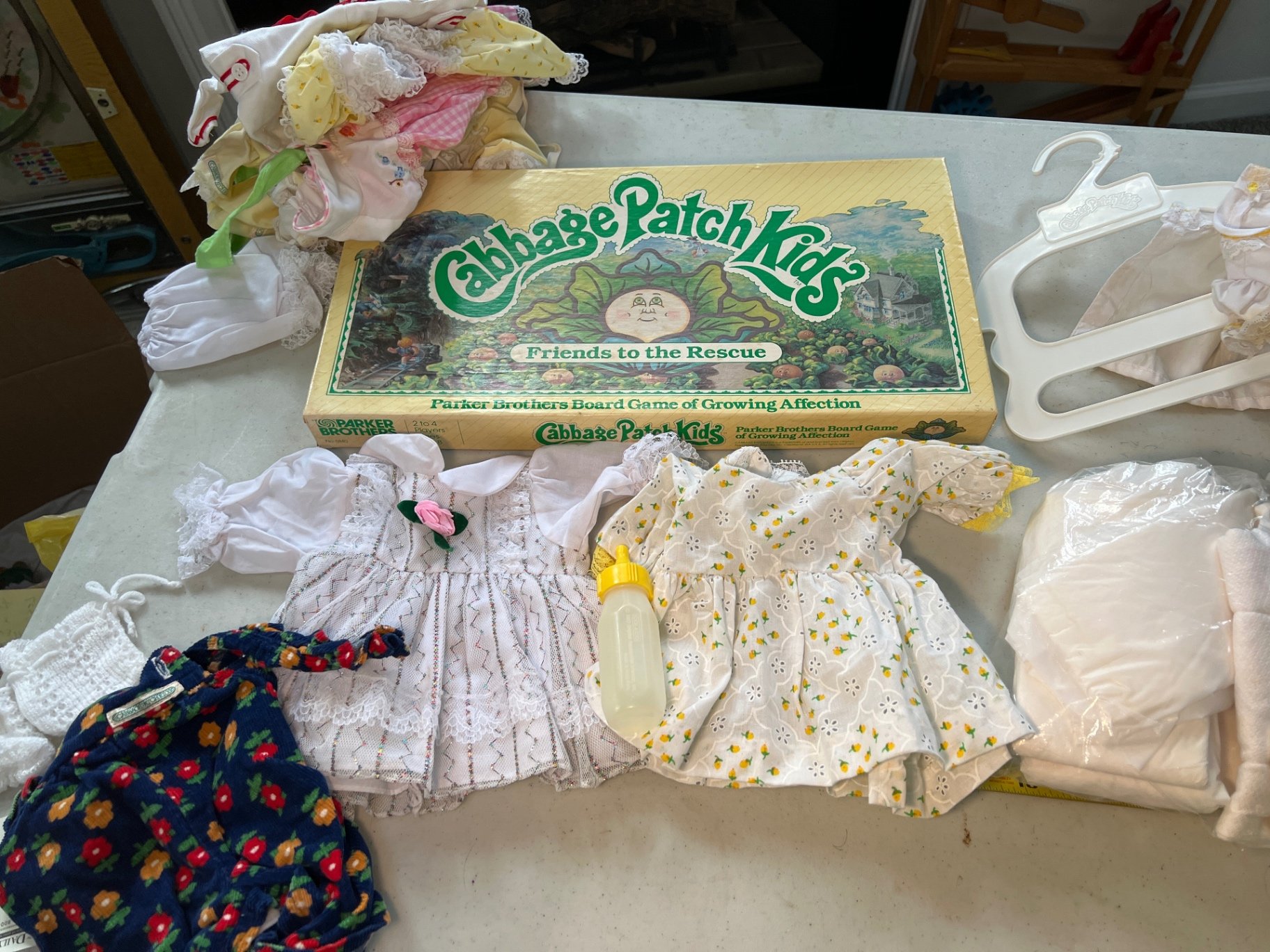 Cabbage Patch Kids dolls, outfits, and accessories with stickers - image 8 of 12