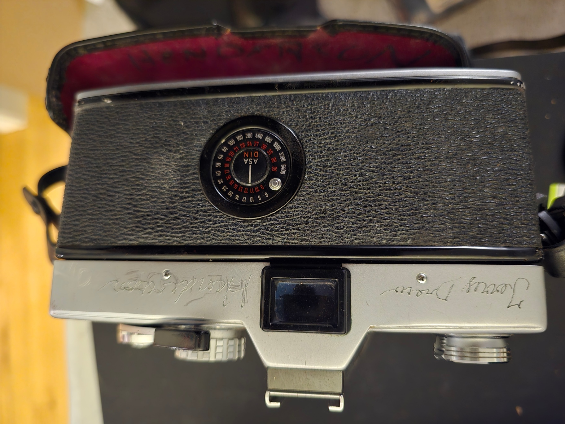 Minolta SR-T101 135mm camera with accessories - image 10 of 18