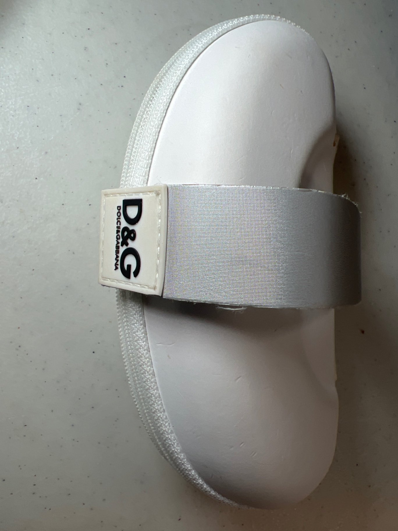 Dolce & Gabbana sunglasses with case - image 5 of 7