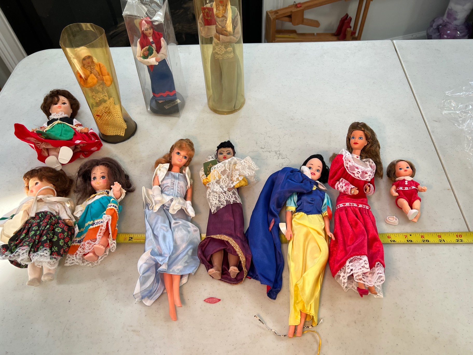 Dolls with multiple outfits and accessories - image 1 of 16