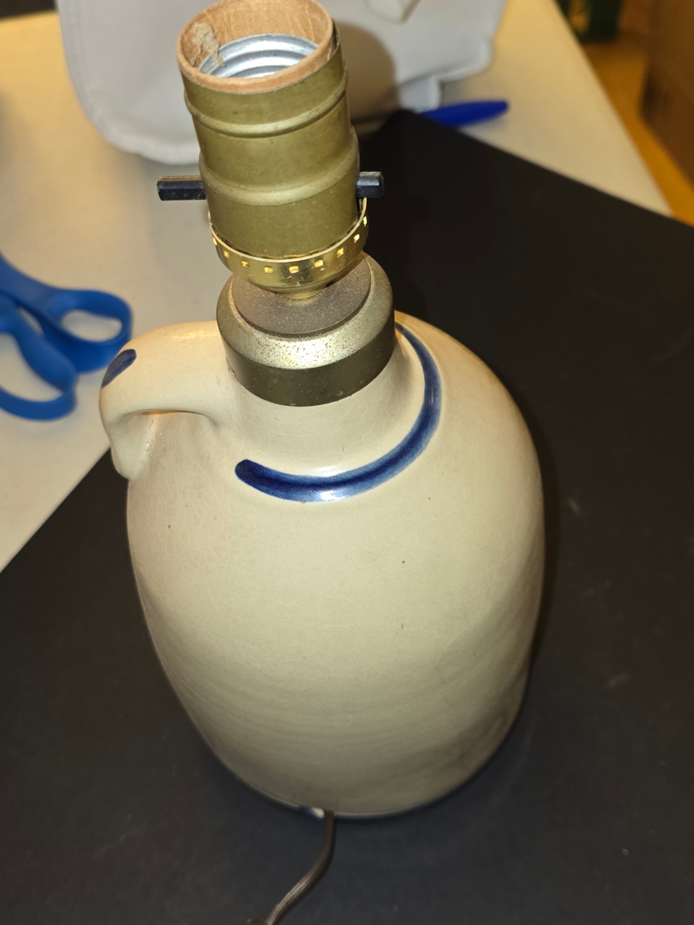 Ceramic pitcher-shaped lamp base with blue floral decoration - image 5 of 6
