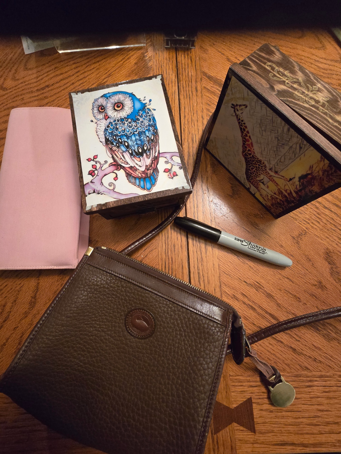 Decorative wooden boxes with animal artwork and 2 purses - image 3 of 18