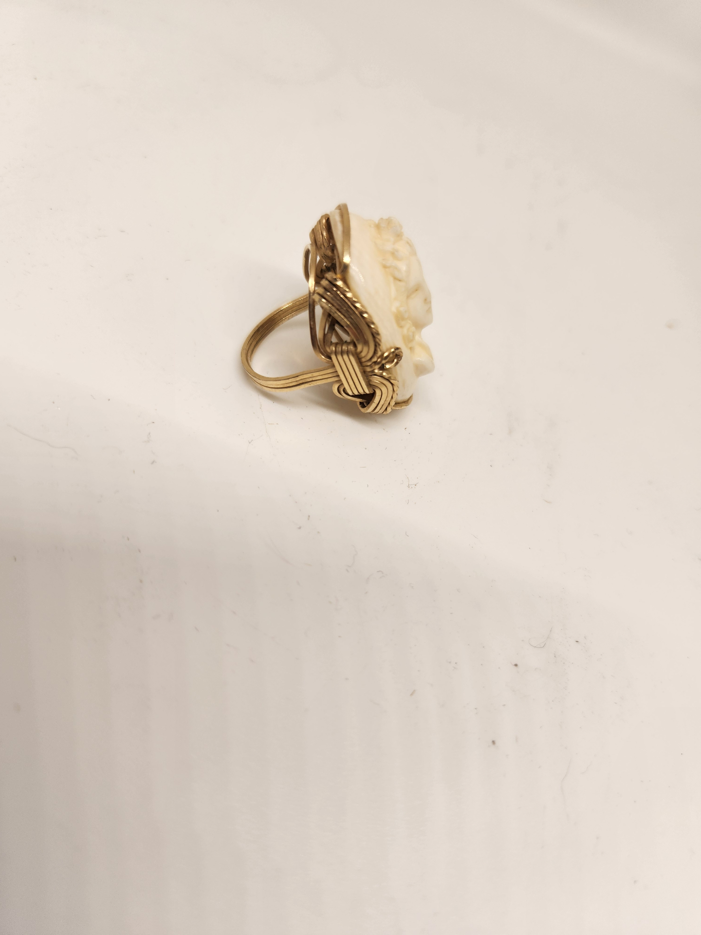 Vintage Cameo Portrait Female Lady Ring in Gold-Tone Setting (Statement Ring) - image 6 of 6