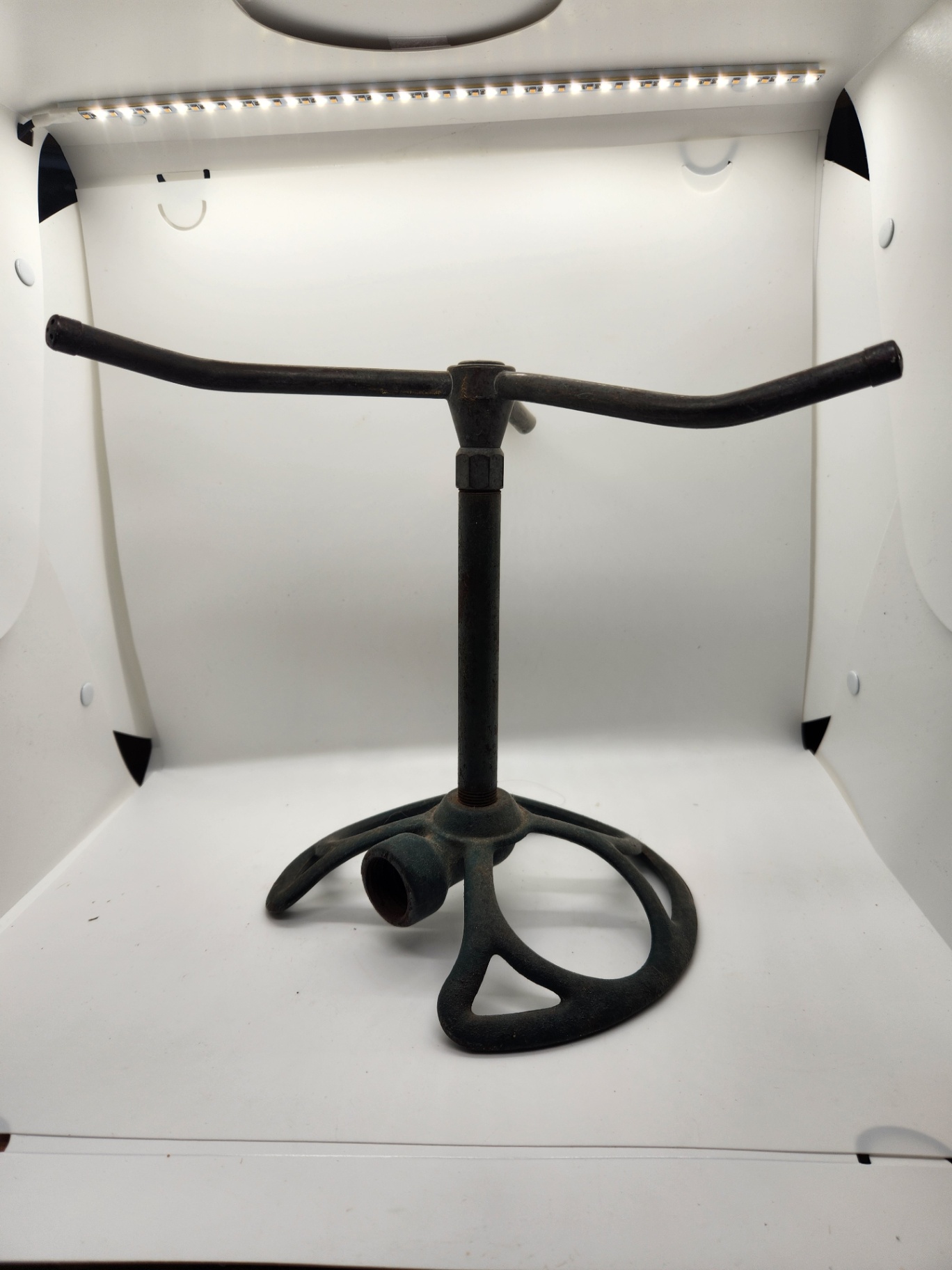 Antique Cast-Iron Rotary Lawn Sprinkler on Stand – 3-Arm Industrial / Garden Sprinkler Head - image 2 of 8