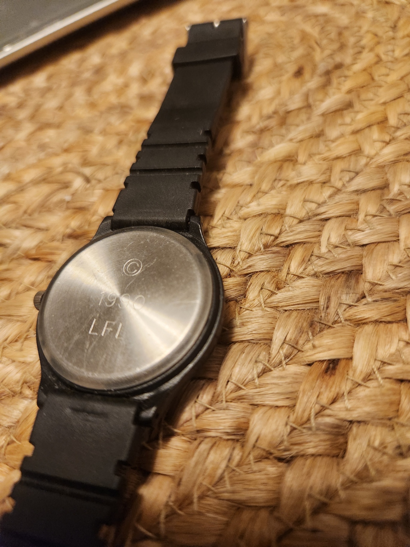 Rare Yoda 3-D Hologram Watch by 3-D Arts – Lucasfilm Star Wars Collector Piece (1997) collectors item - image 4 of 5