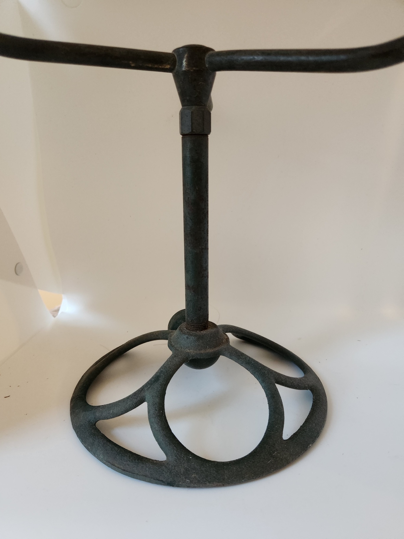 Antique Cast-Iron Rotary Lawn Sprinkler on Stand – 3-Arm Industrial / Garden Sprinkler Head - image 8 of 8